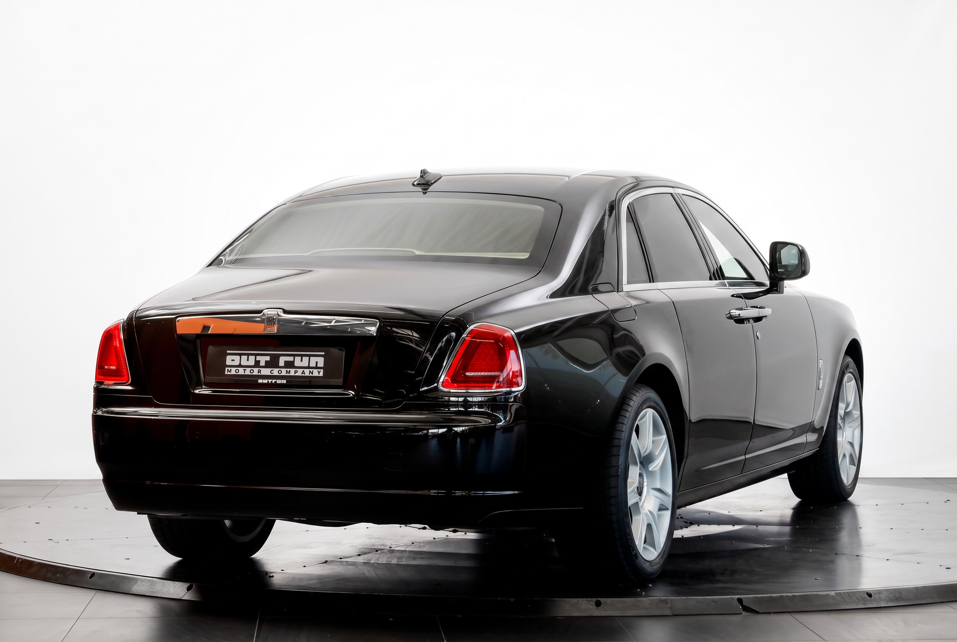 ROLLS-ROYCE Ghost 6.6 V12 EWB Diamond Black-image-8