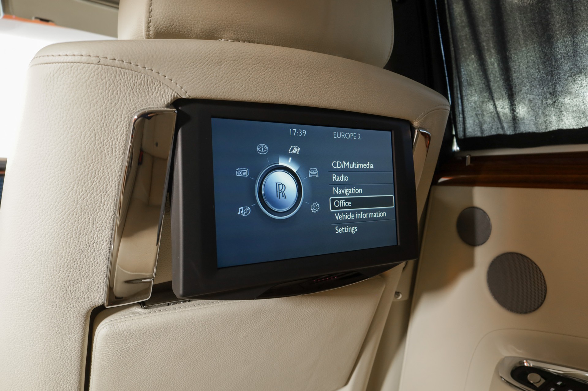 ROLLS-ROYCE Ghost 6.6 V12 EWB Diamond Black-image-21