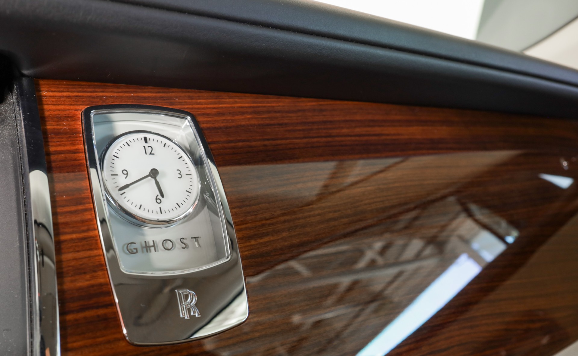 ROLLS-ROYCE Ghost 6.6 V12 EWB Diamond Black-image-27