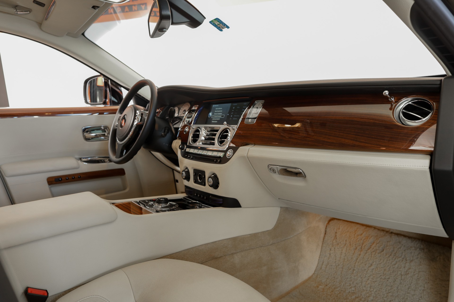 ROLLS-ROYCE Ghost 6.6 V12 EWB Diamond Black-image-3