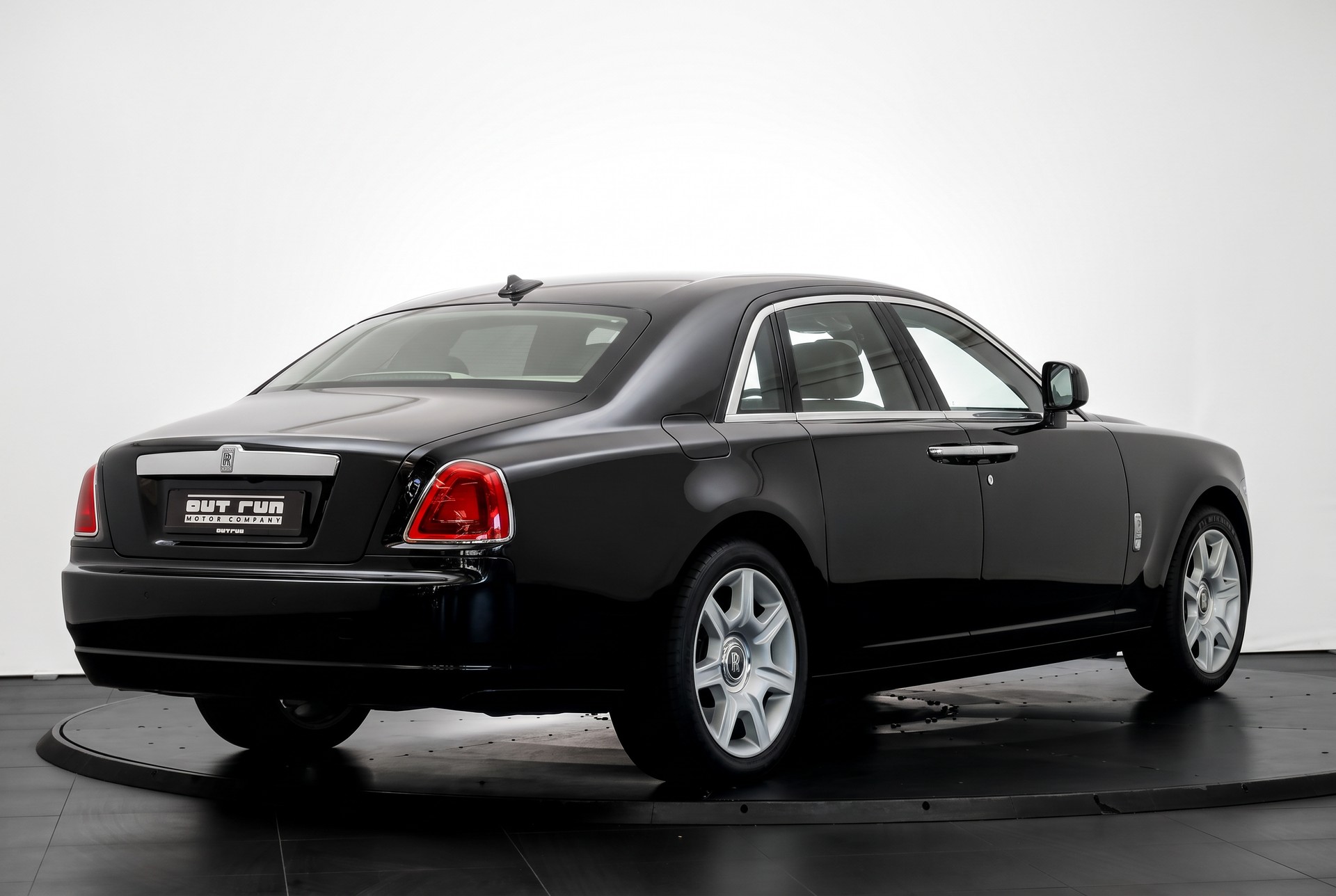 ROLLS-ROYCE Ghost 6.6 V12 EWB Diamond Black-image-7