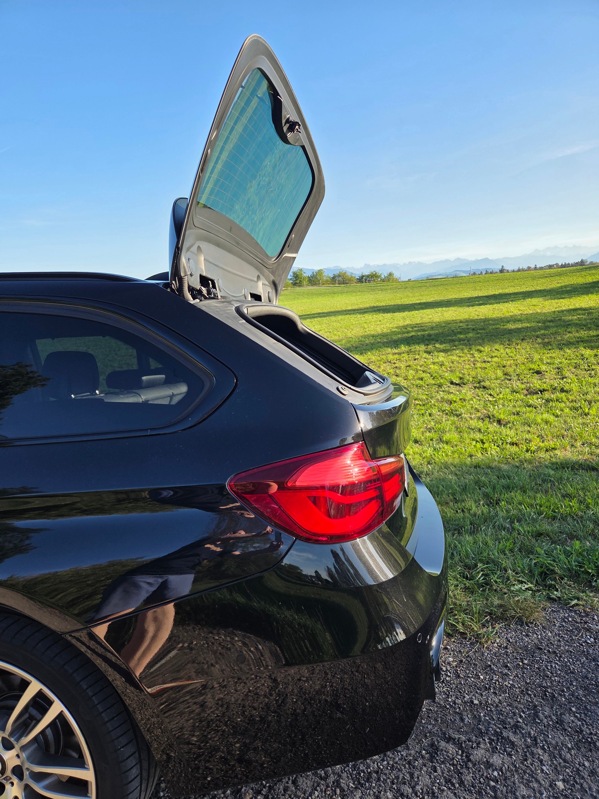 BMW 320d xDrive-image-2
