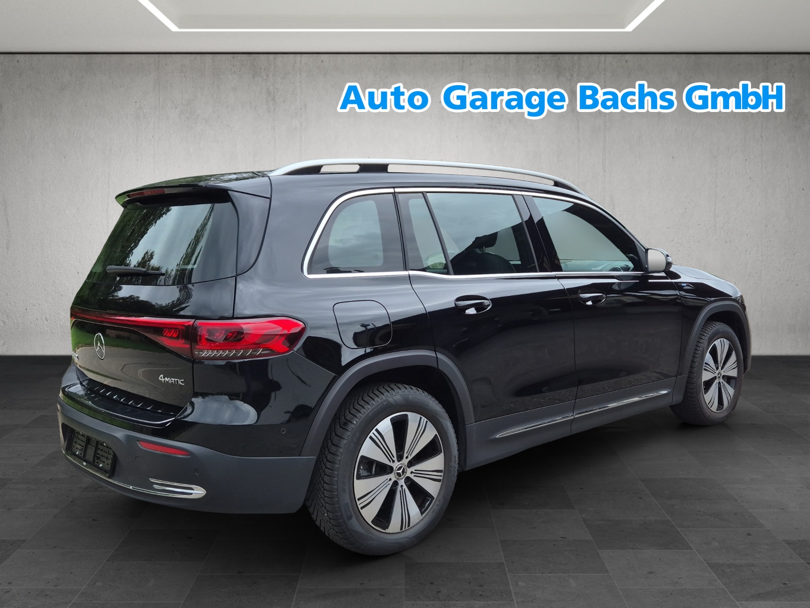 MERCEDES-BENZ EQB 300 4Matic*SOH 99%*-image-6