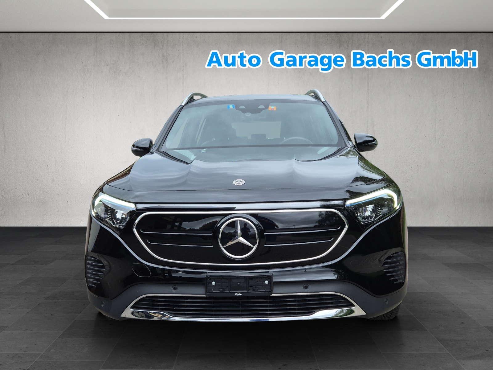 MERCEDES-BENZ EQB 300 4Matic*SOH 99%*-image-2