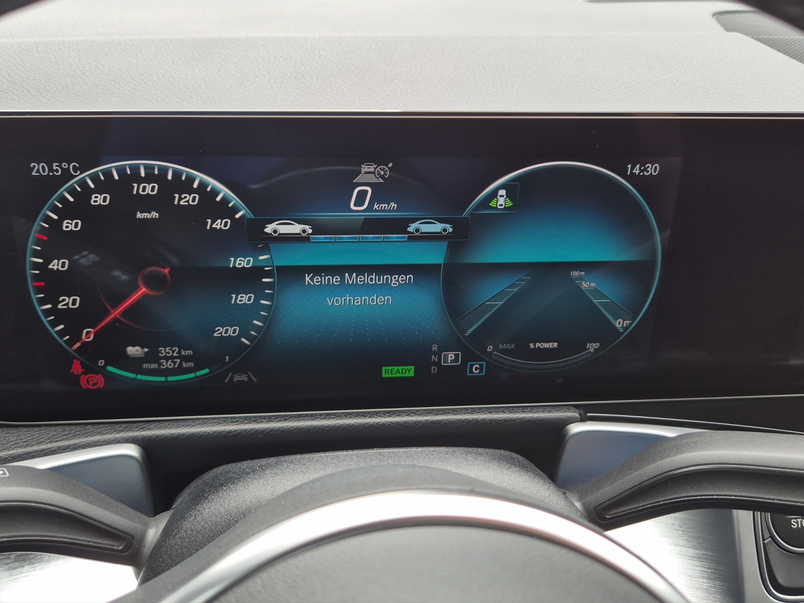 MERCEDES-BENZ EQB 300 4Matic*SOH 99%*-image-12