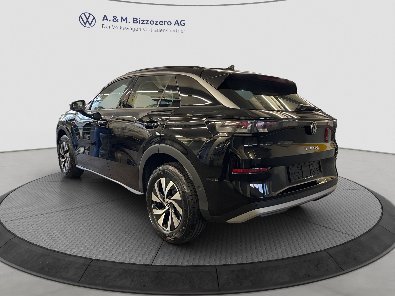 VW T-Roc 1.5 eTSI mHEV Trend DSG-image-2