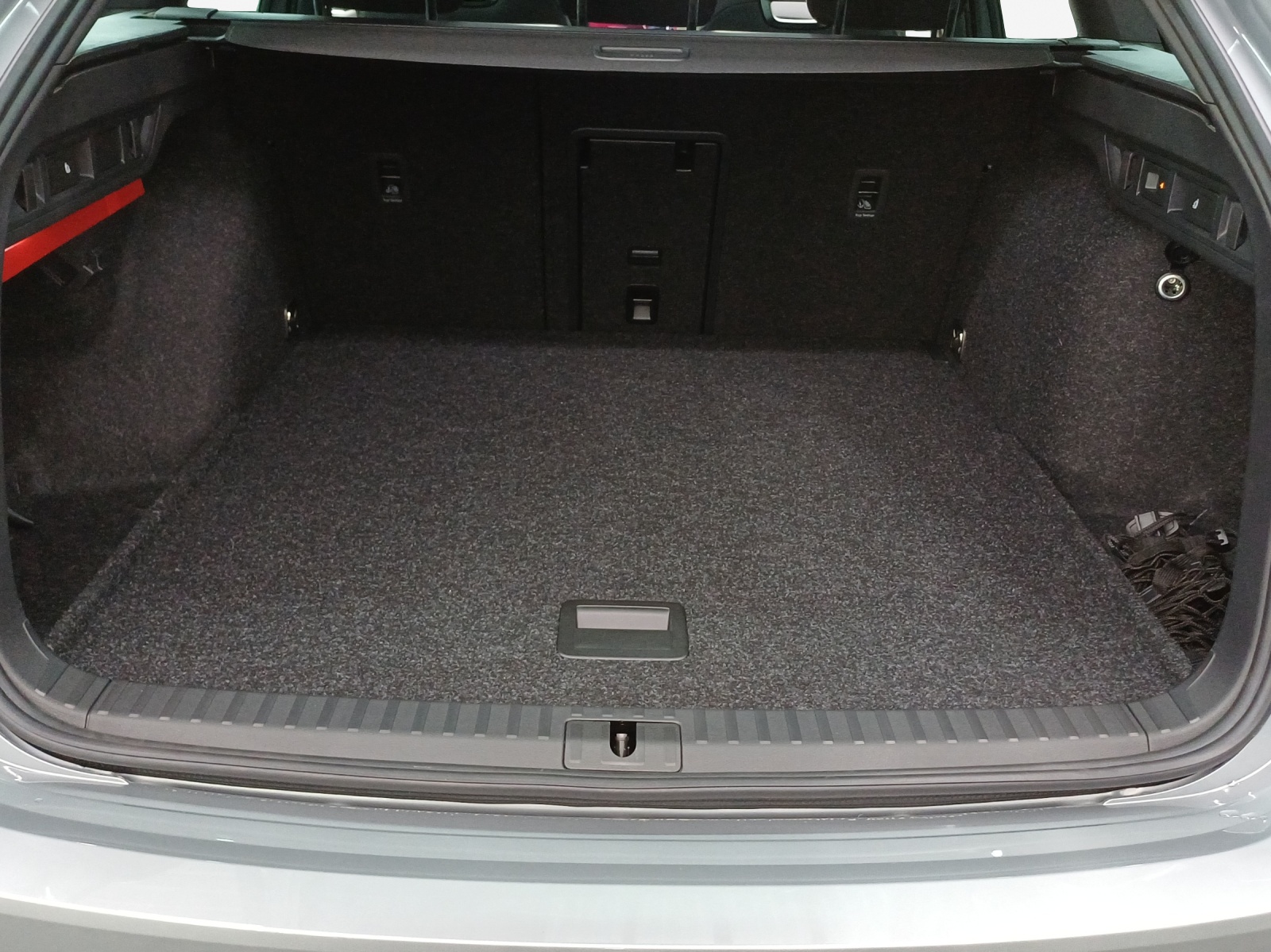 SKODA Octavia Combi 1.5 TSI mHEV DSG Sport Line-image-12
