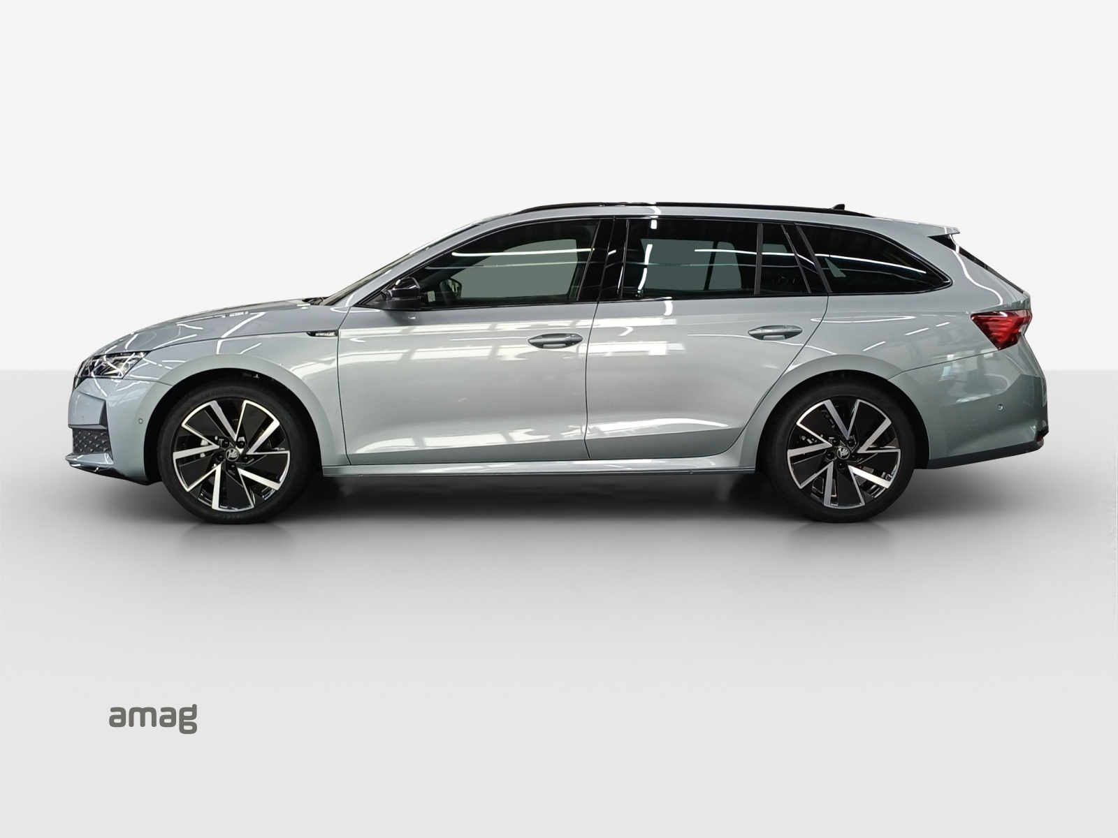 SKODA Octavia Combi 1.5 TSI mHEV DSG Sport Line-showroom-element-1