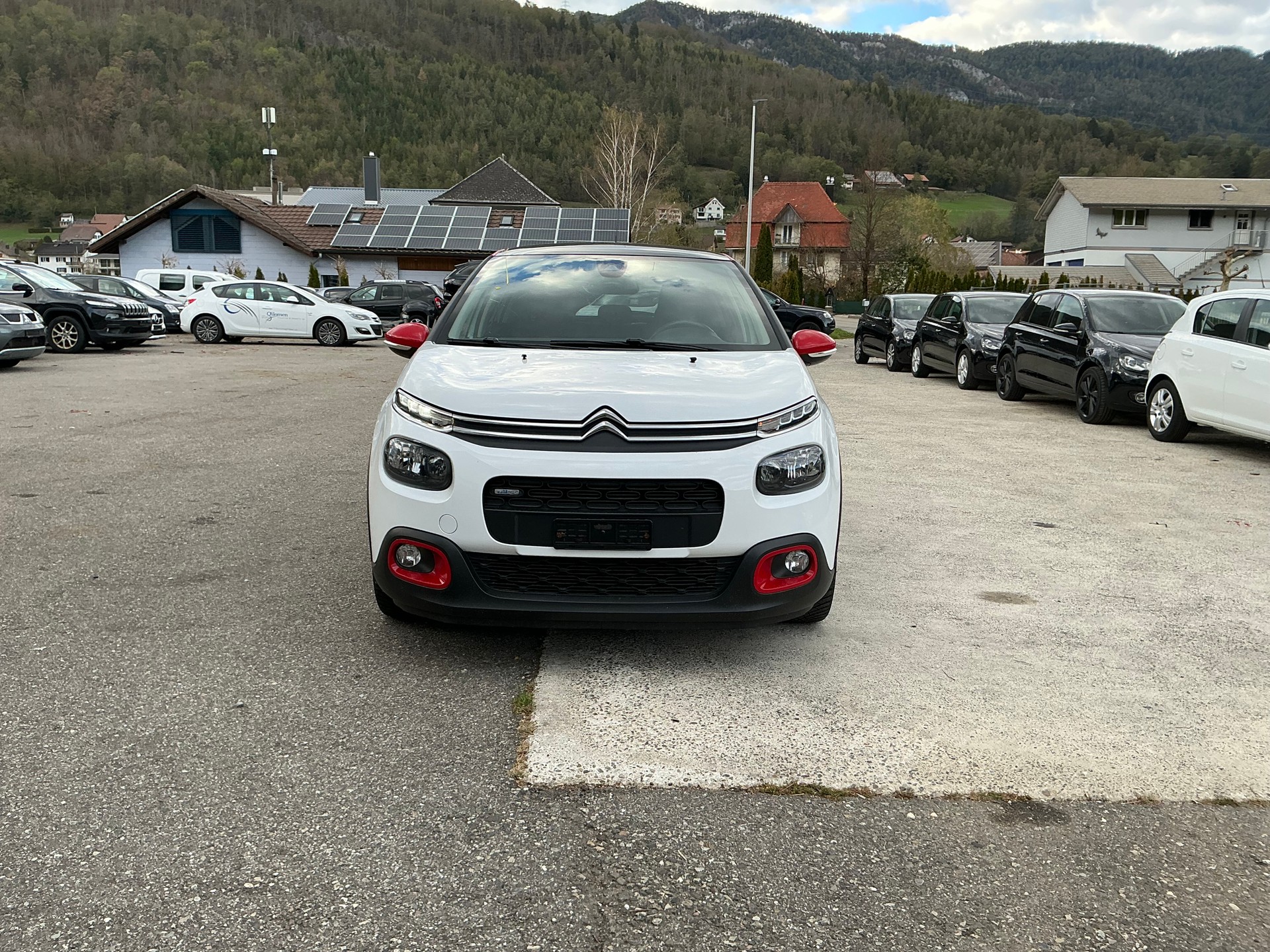 CITROEN C3 1.2i PureTech Shine-image-1