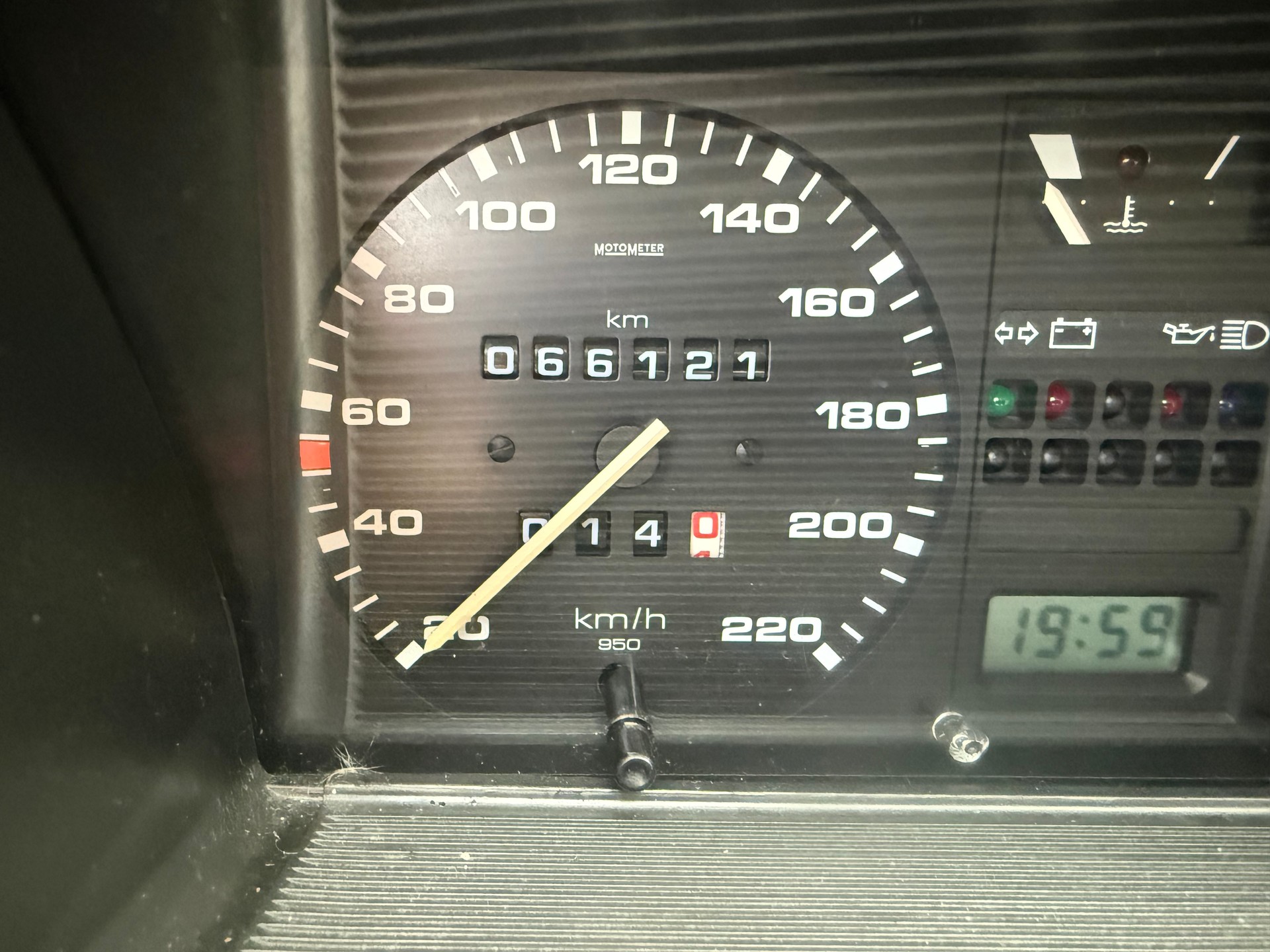 VW Golf 1800 GL-image-8