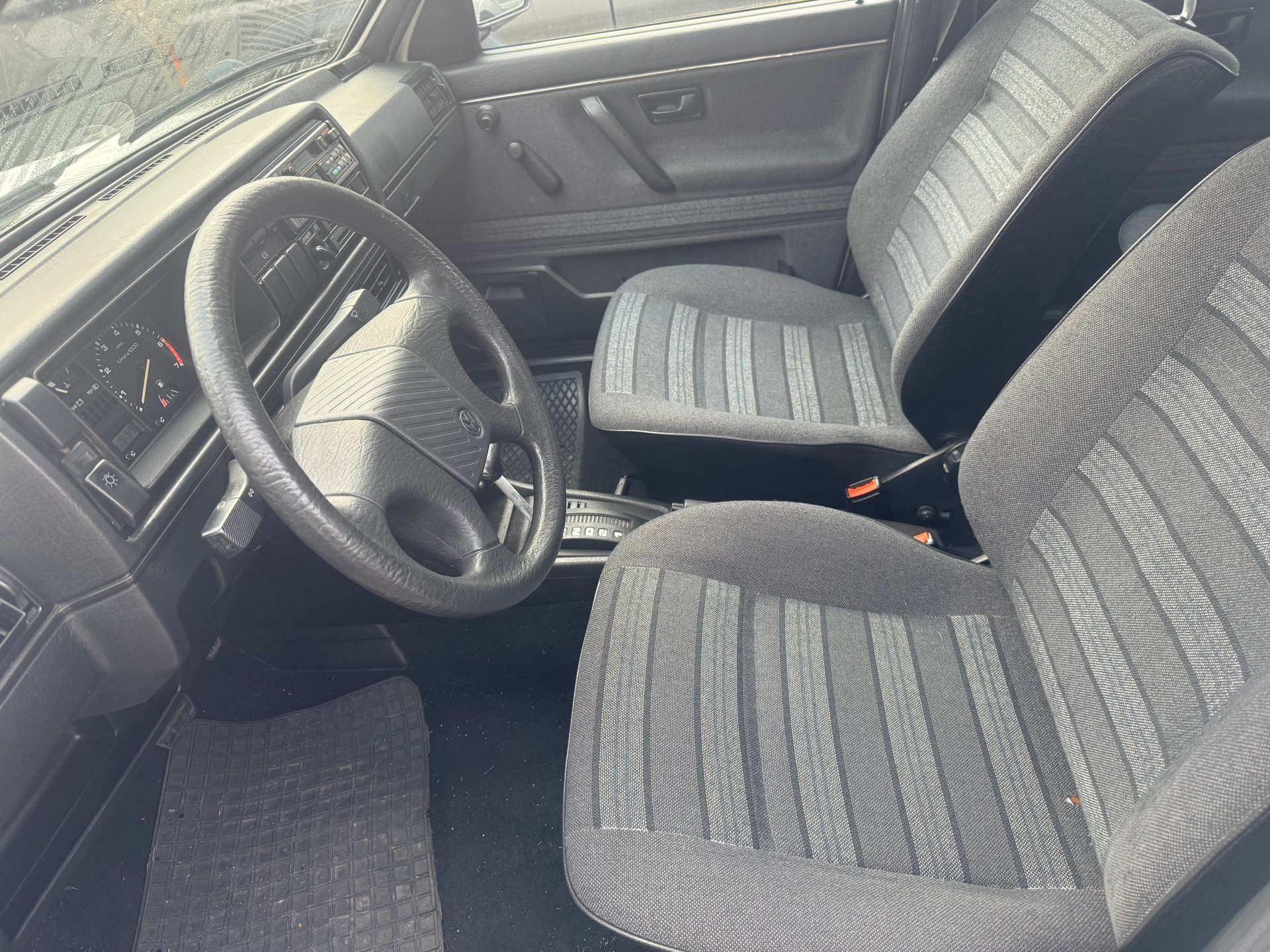 VW Golf 1800 GL-image-5
