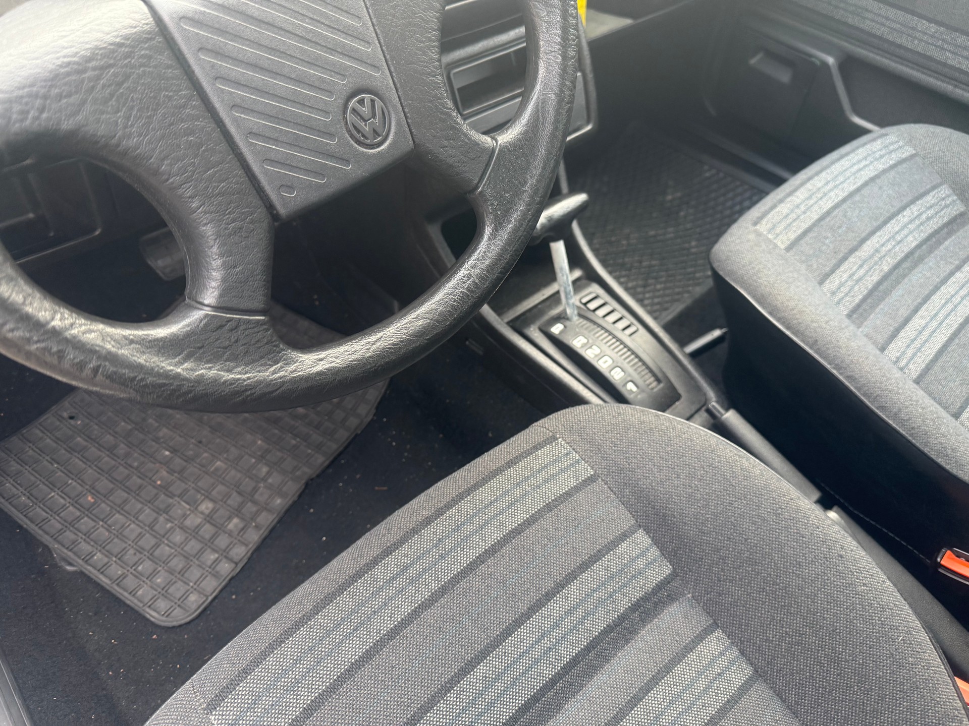VW Golf 1800 GL-image-6