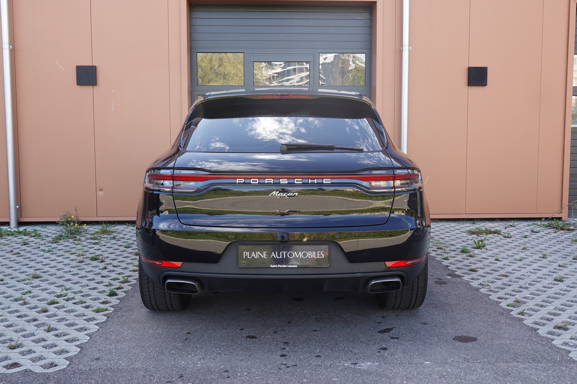 PORSCHE Macan PDK "* CH Auto * Sièges Chauffants * Tempomat Adaptatif * Caméra + Capteurs * Phares LED *"-image-8