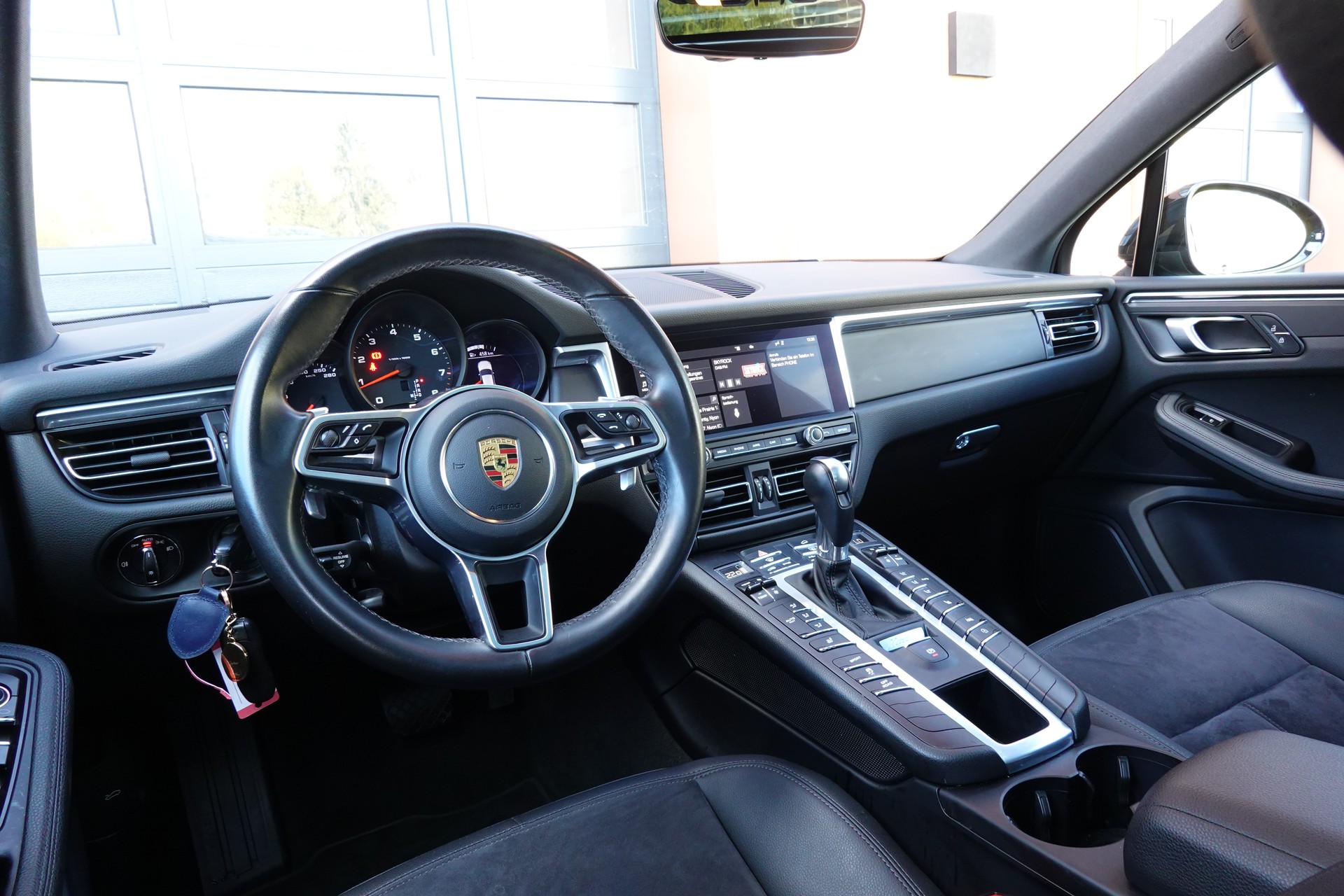 PORSCHE Macan PDK "* CH Auto * Sièges Chauffants * Tempomat Adaptatif * Caméra + Capteurs * Phares LED *"-image-12