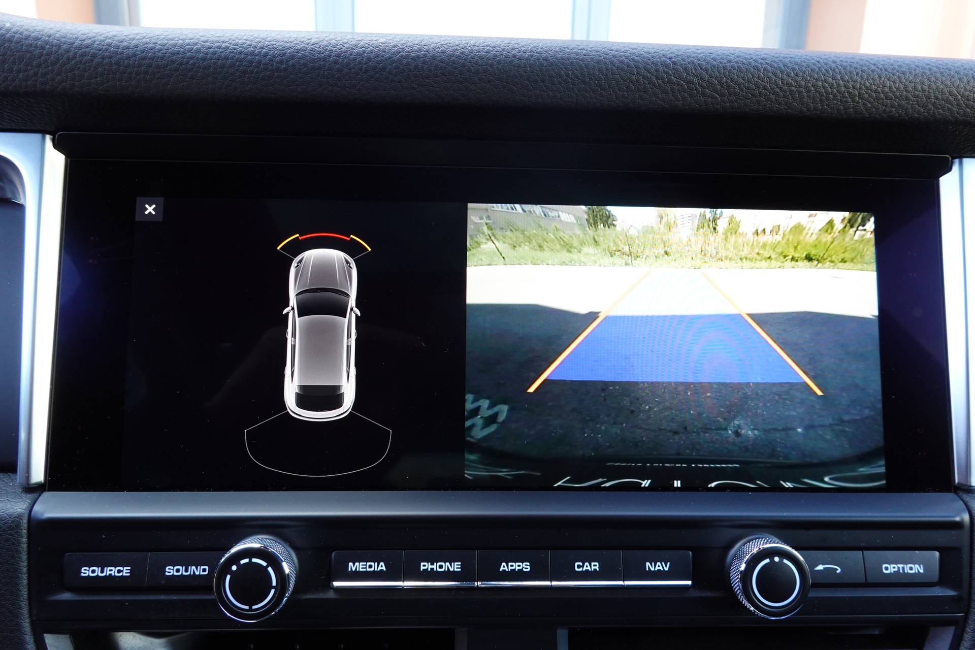 PORSCHE Macan PDK "* CH Auto * Sièges Chauffants * Tempomat Adaptatif * Caméra + Capteurs * Phares LED *"-image-18