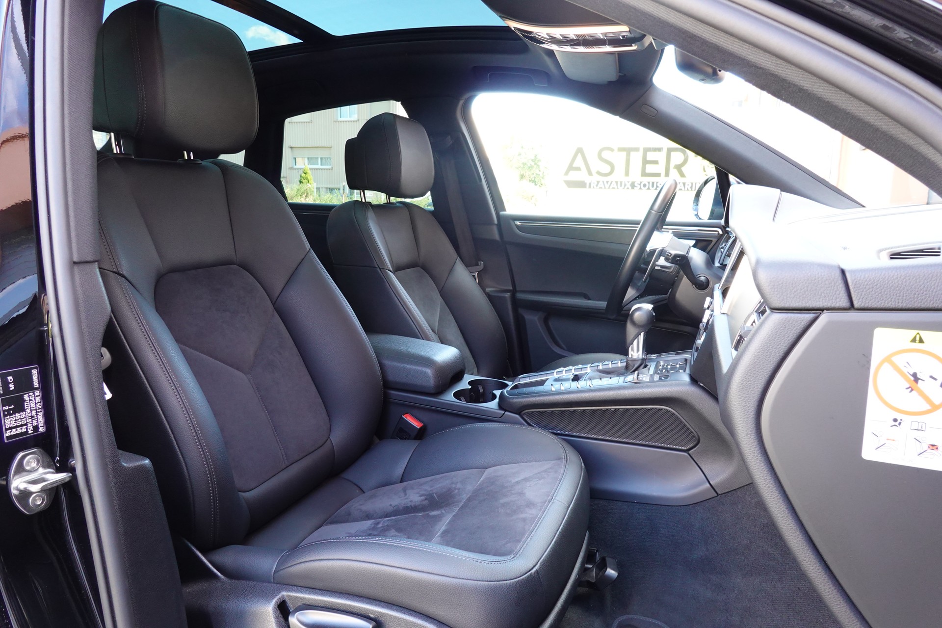 PORSCHE Macan PDK "* CH Auto * Sièges Chauffants * Tempomat Adaptatif * Caméra + Capteurs * Phares LED *"-image-21