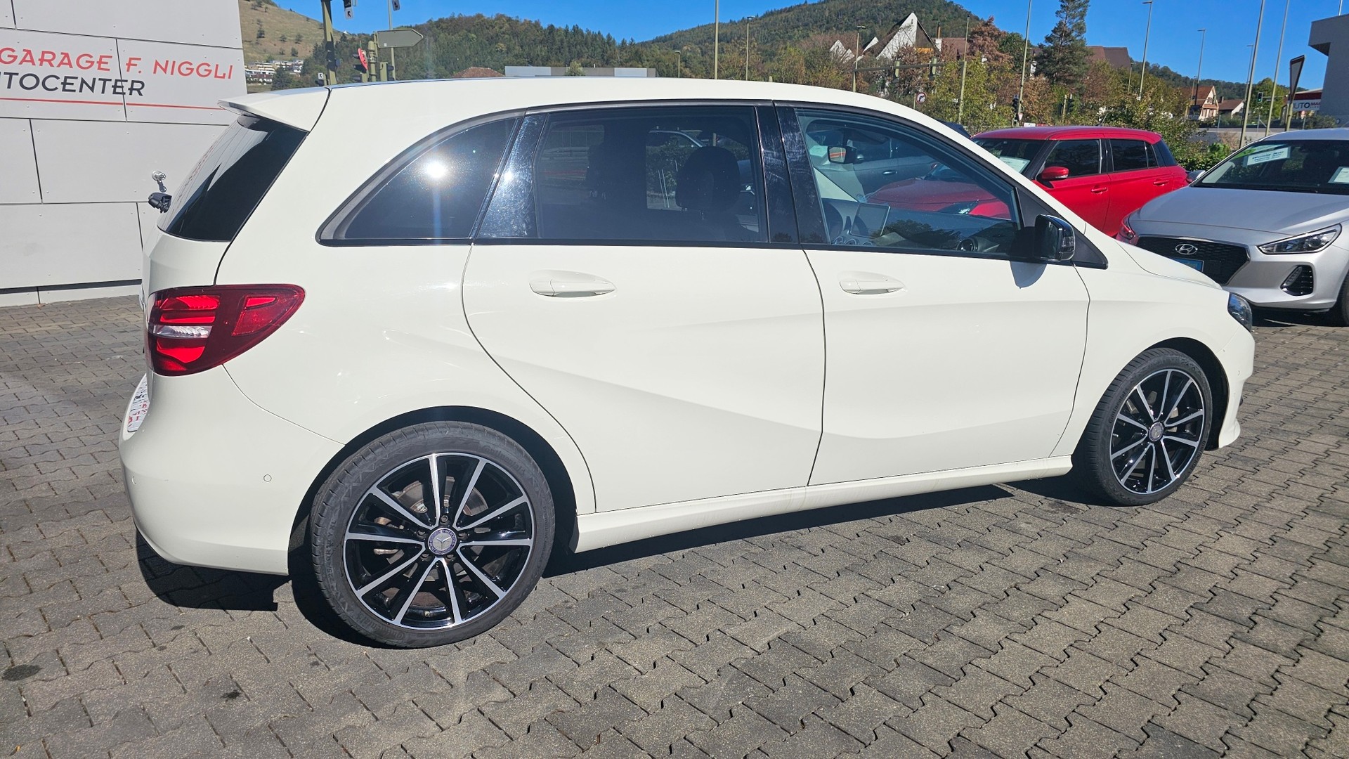 MERCEDES-BENZ B 220 CDI 4Matic 7G-DCT-image-5