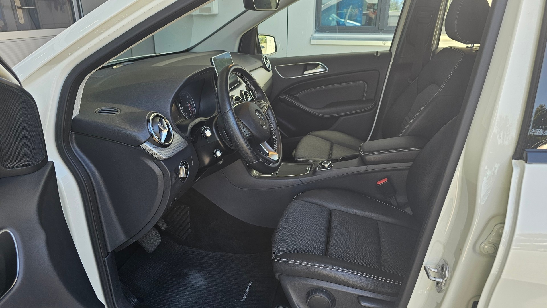 MERCEDES-BENZ B 220 CDI 4Matic 7G-DCT-image-19