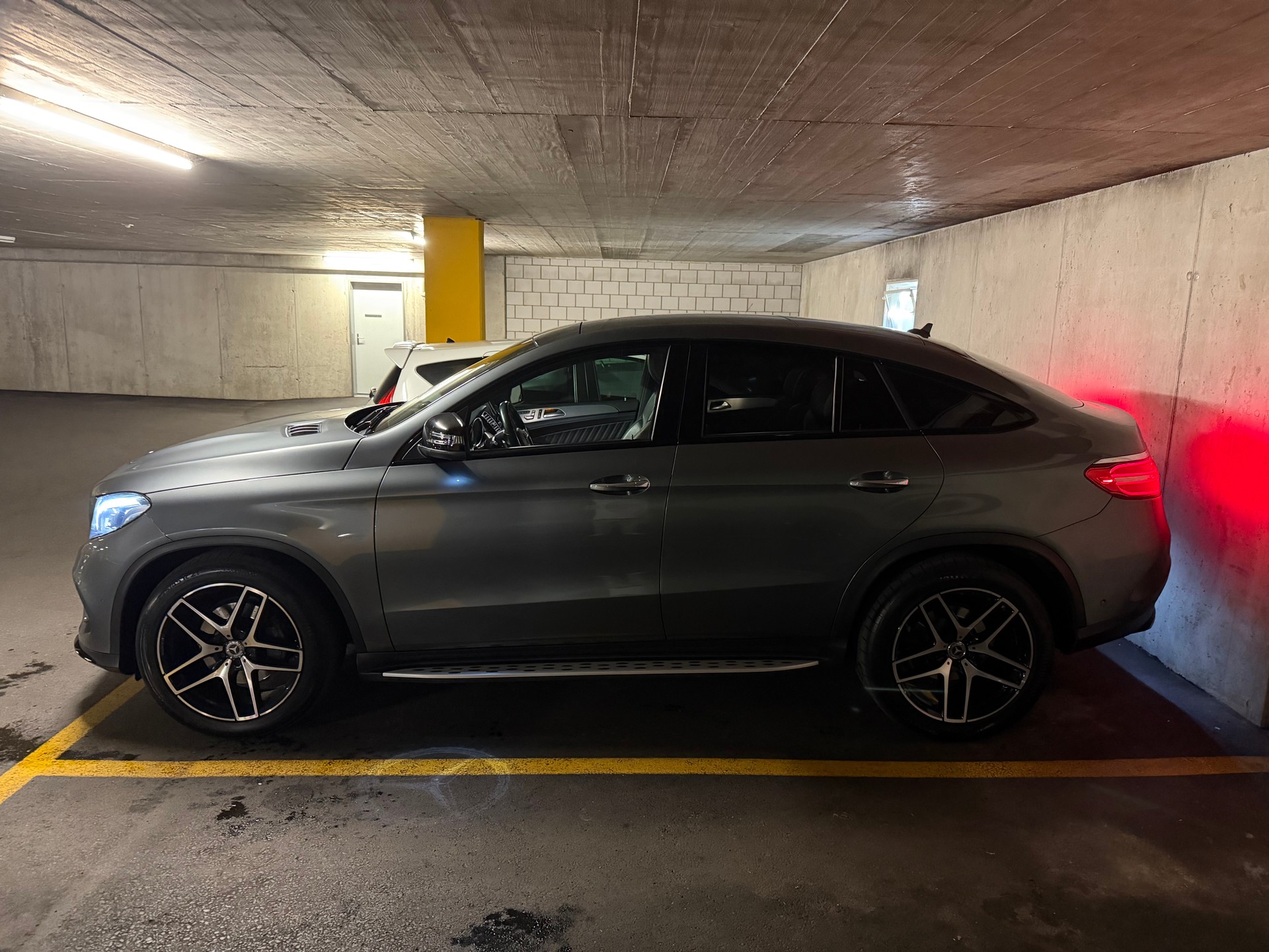 MERCEDES-BENZ GLE 350 d Coupé 4Matic 9G-Tronic AMG-Line-image-2