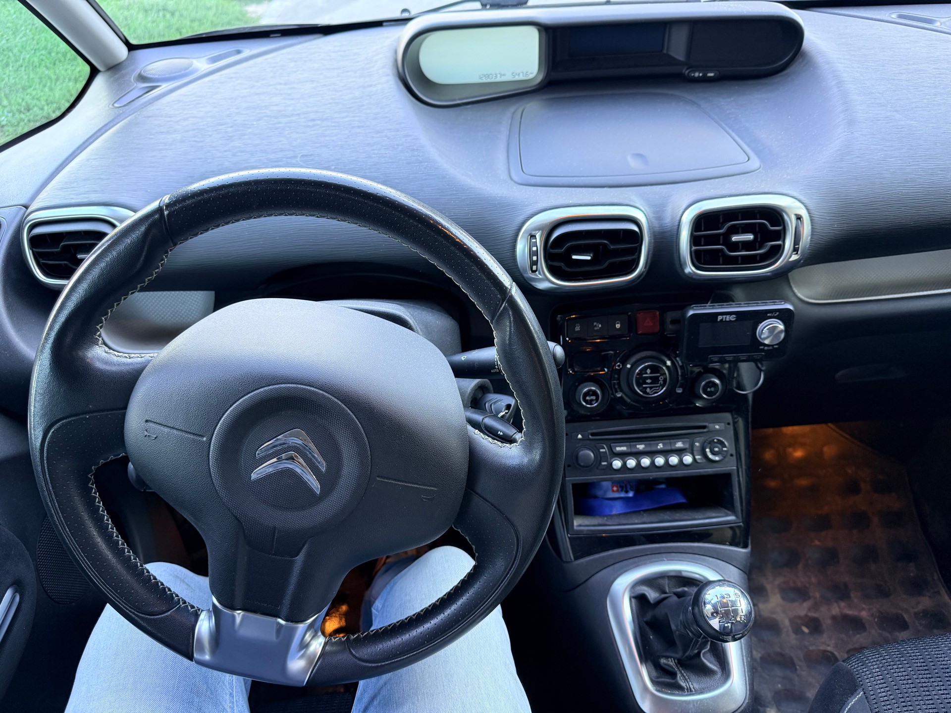 CITROEN C3 Picasso 1.6i 16V Sélection-image-12