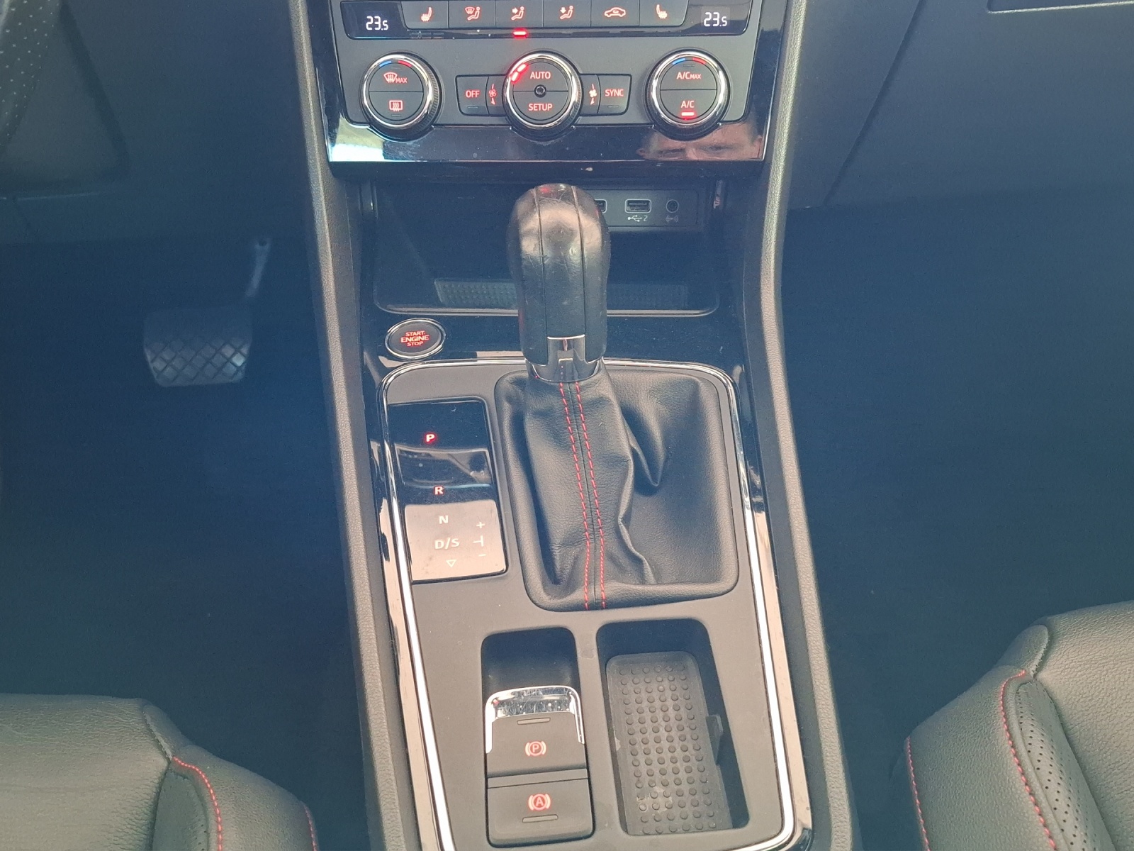 SEAT Leon 1.4 TSI ACT FR DSG // PANORAMA MFK 13.07.2026-image-12