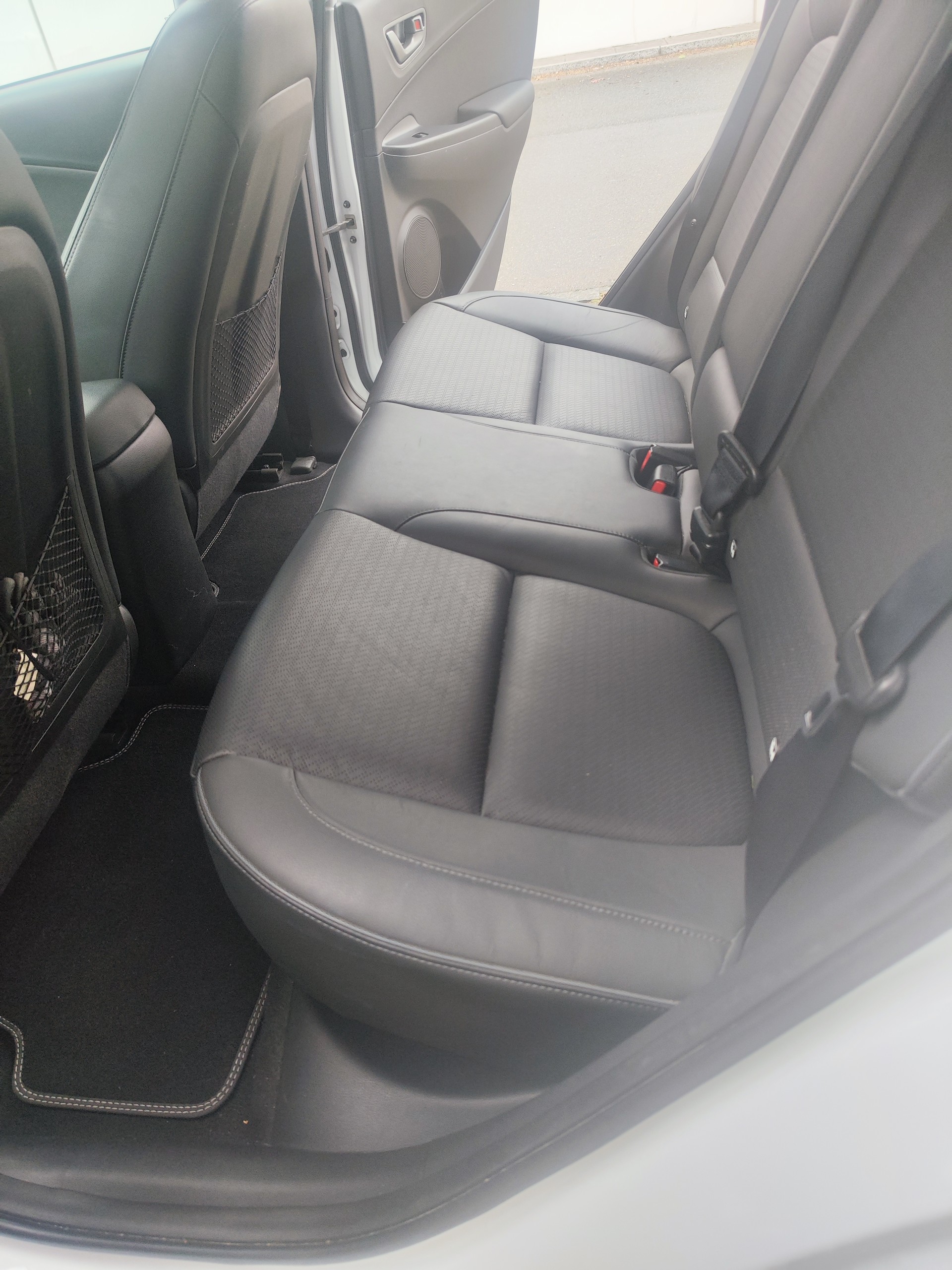 HYUNDAI 64 kWh Electric Vertex-image-4