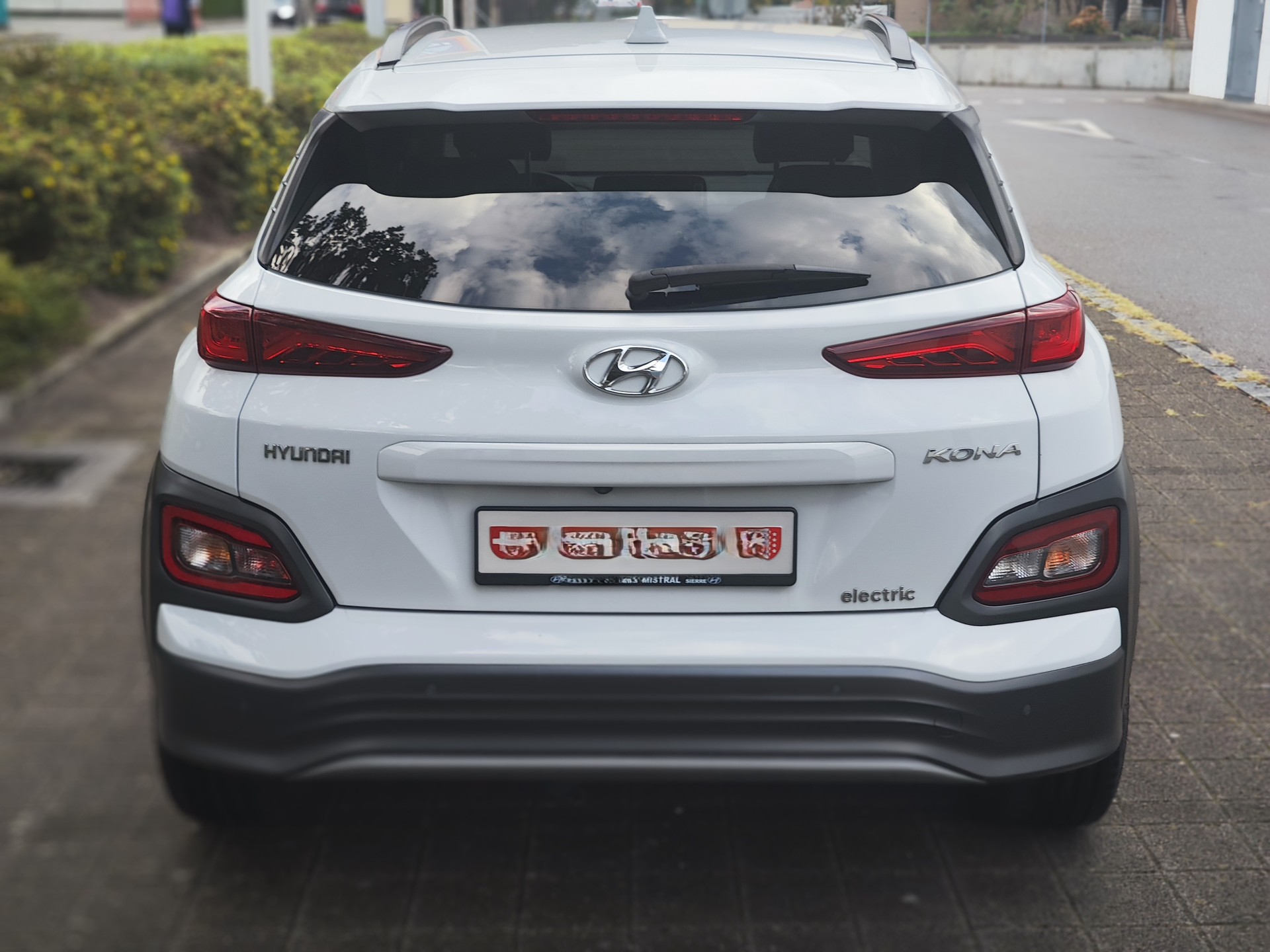 HYUNDAI 64 kWh Electric Vertex-image-2