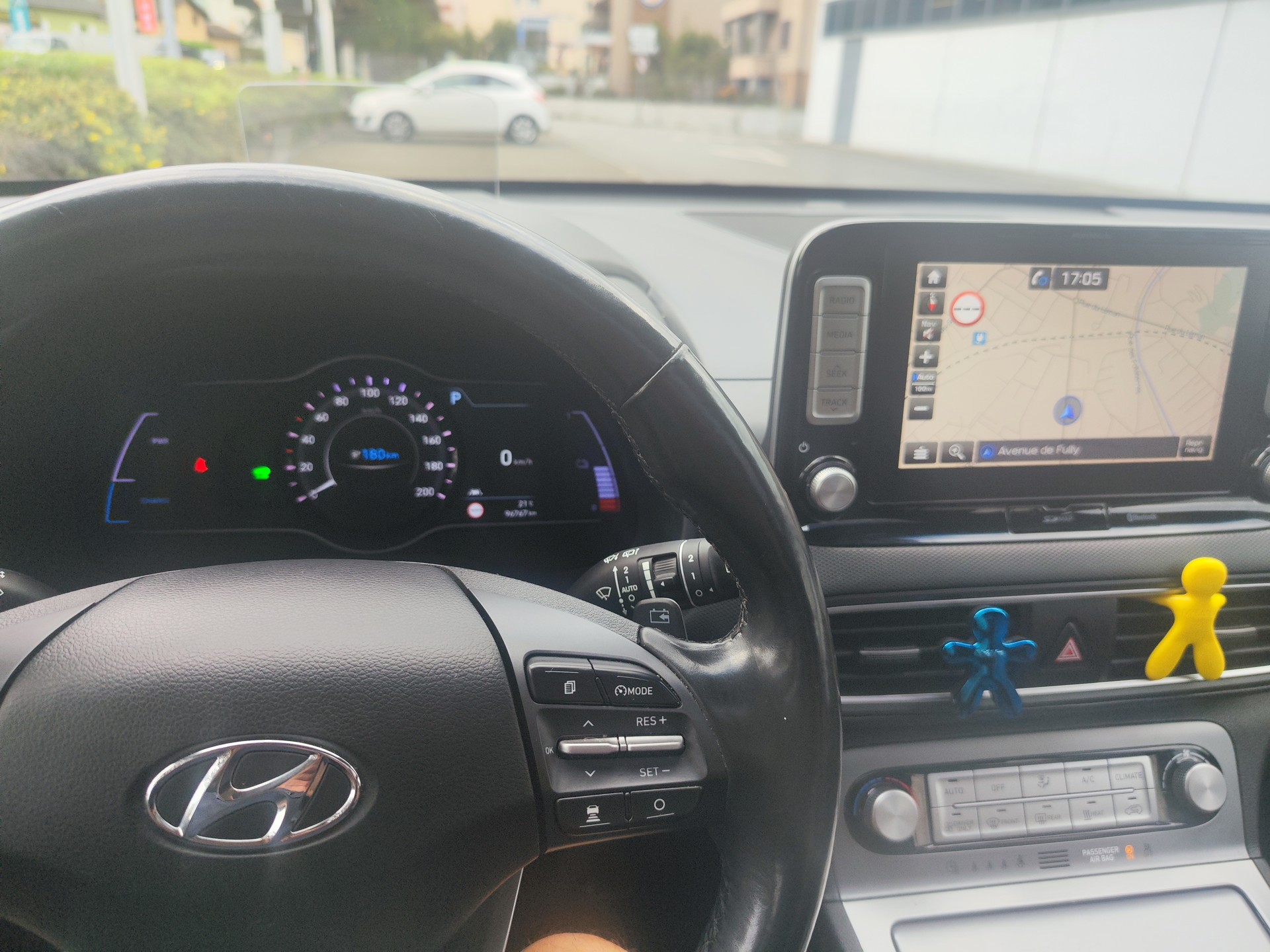 HYUNDAI 64 kWh Electric Vertex-image-3