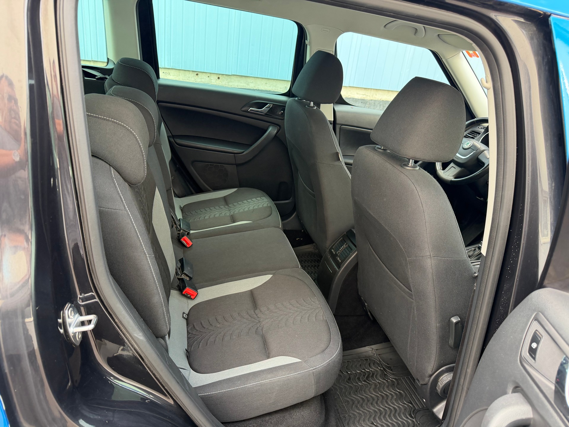 SKODA Yeti 1.8 TSI Adventure 4x4 DSG-image-10