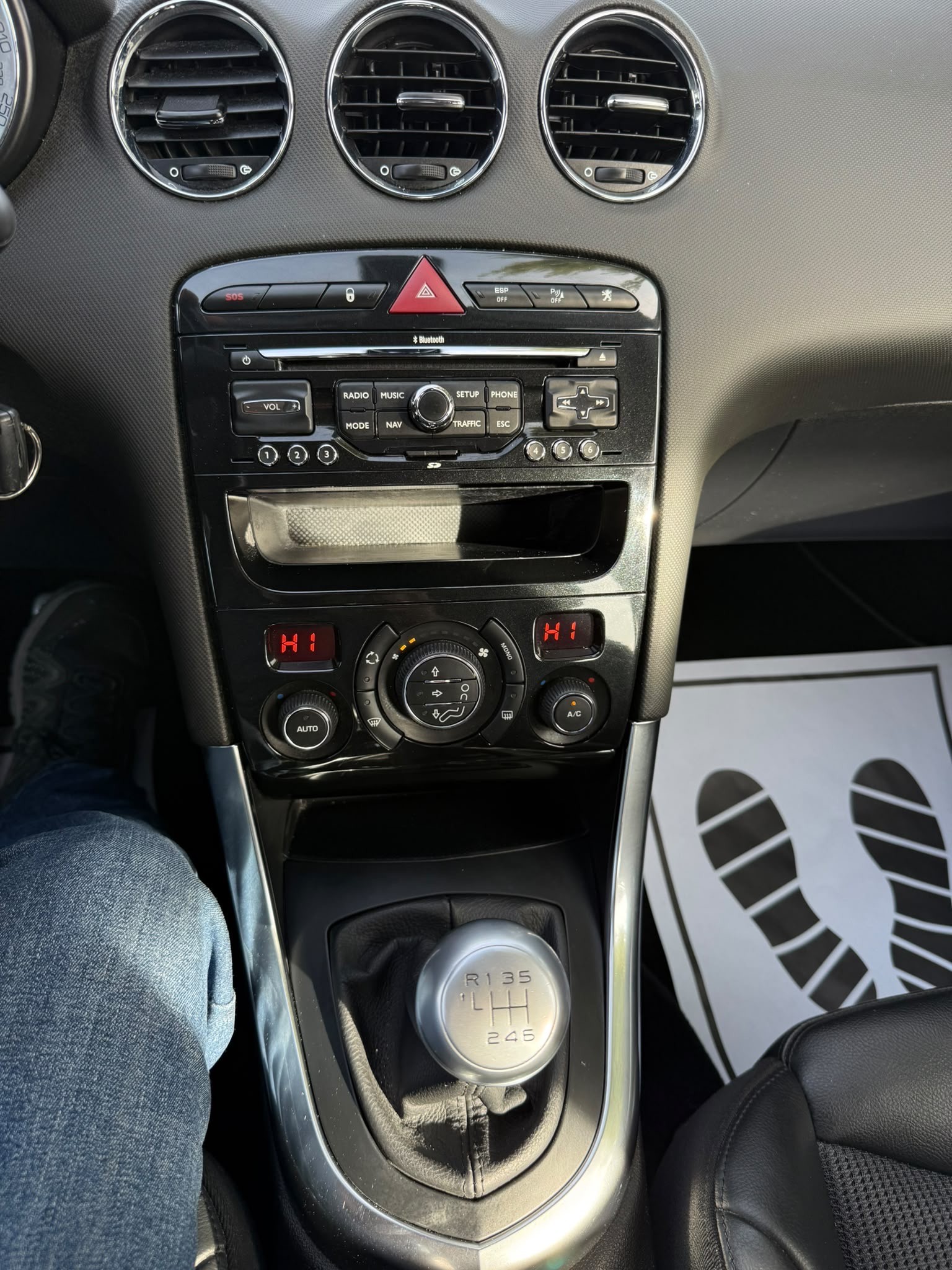 PEUGEOT 308 1.6 16V T GTi-image-12