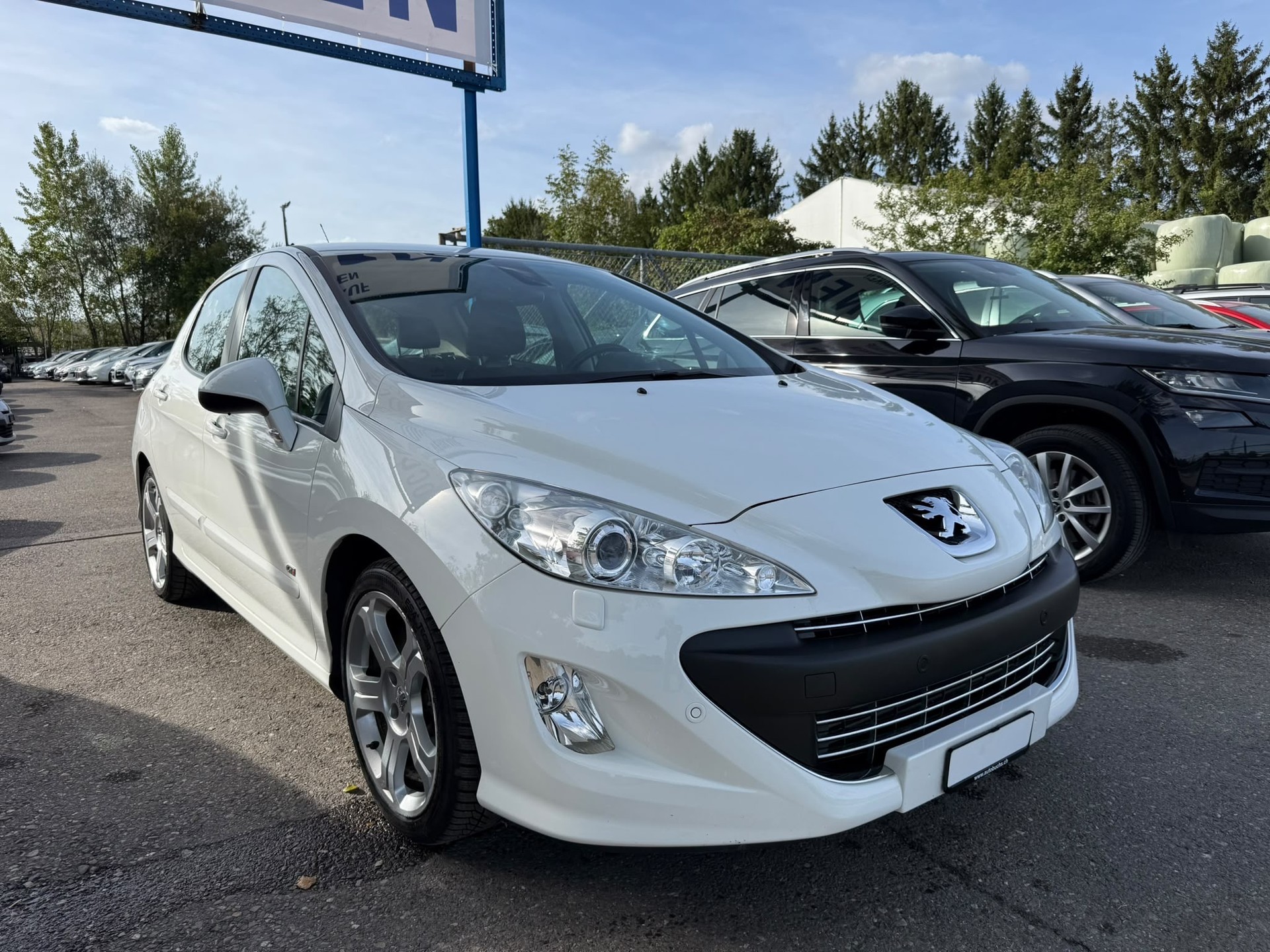 PEUGEOT 308 1.6 16V T GTi-image-2