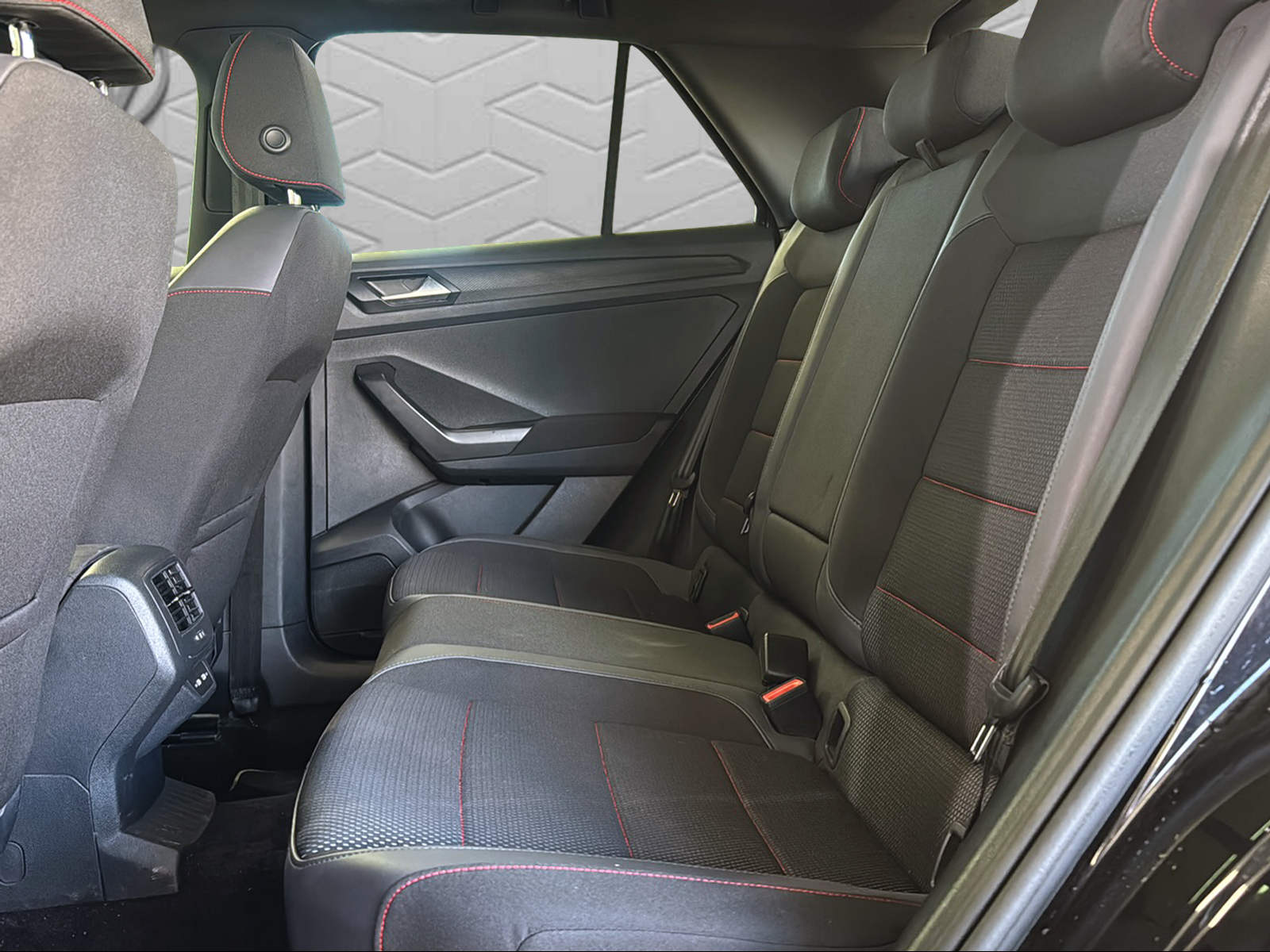VW T-Roc 2.0 TSI Sport DSG 4Motion-image-15