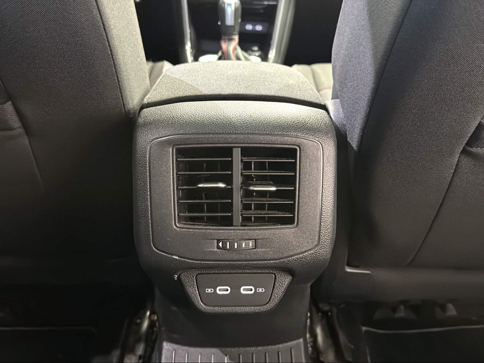 VW T-Roc 2.0 TSI Sport DSG 4Motion-image-16