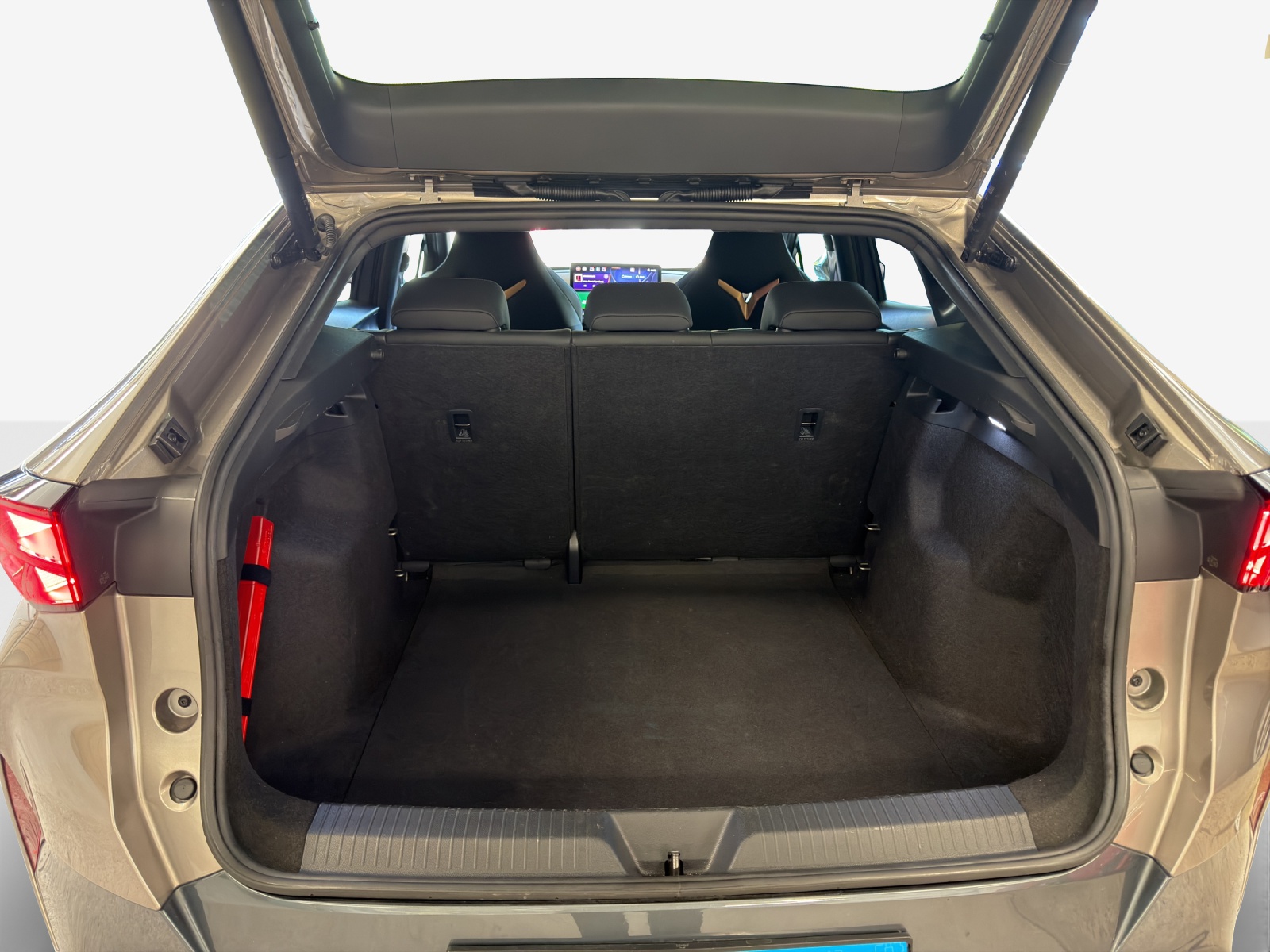 CUPRA Tavascan Type 8 77 kWh VZ-image-12