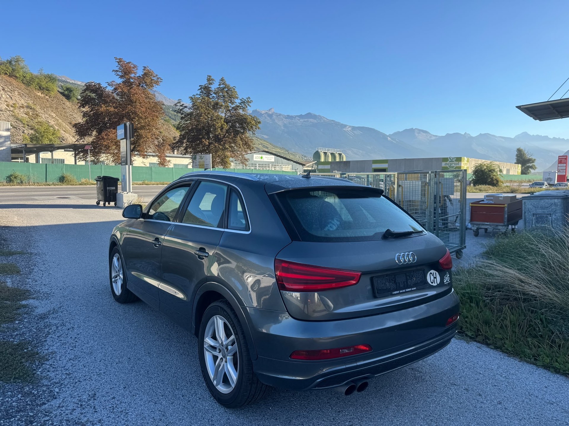 AUDI Q3 2.0 TDI quattro S-tronic-image-4