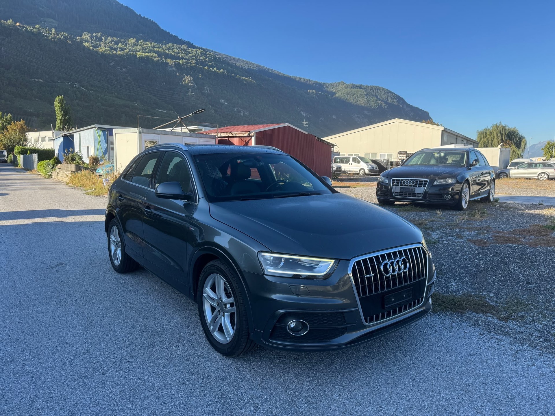 AUDI Q3 2.0 TDI quattro S-tronic-image-0