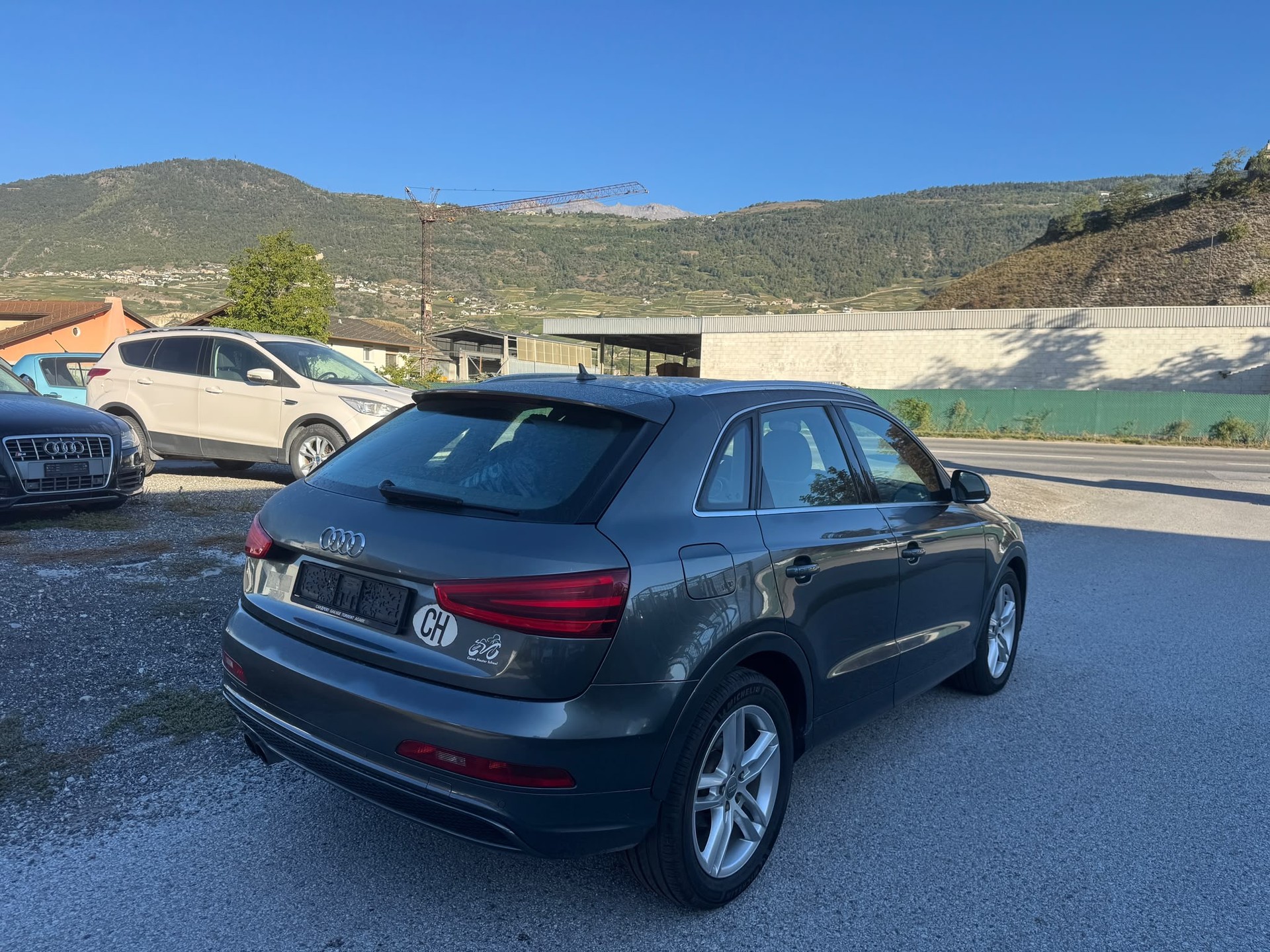 AUDI Q3 2.0 TDI quattro S-tronic-image-3