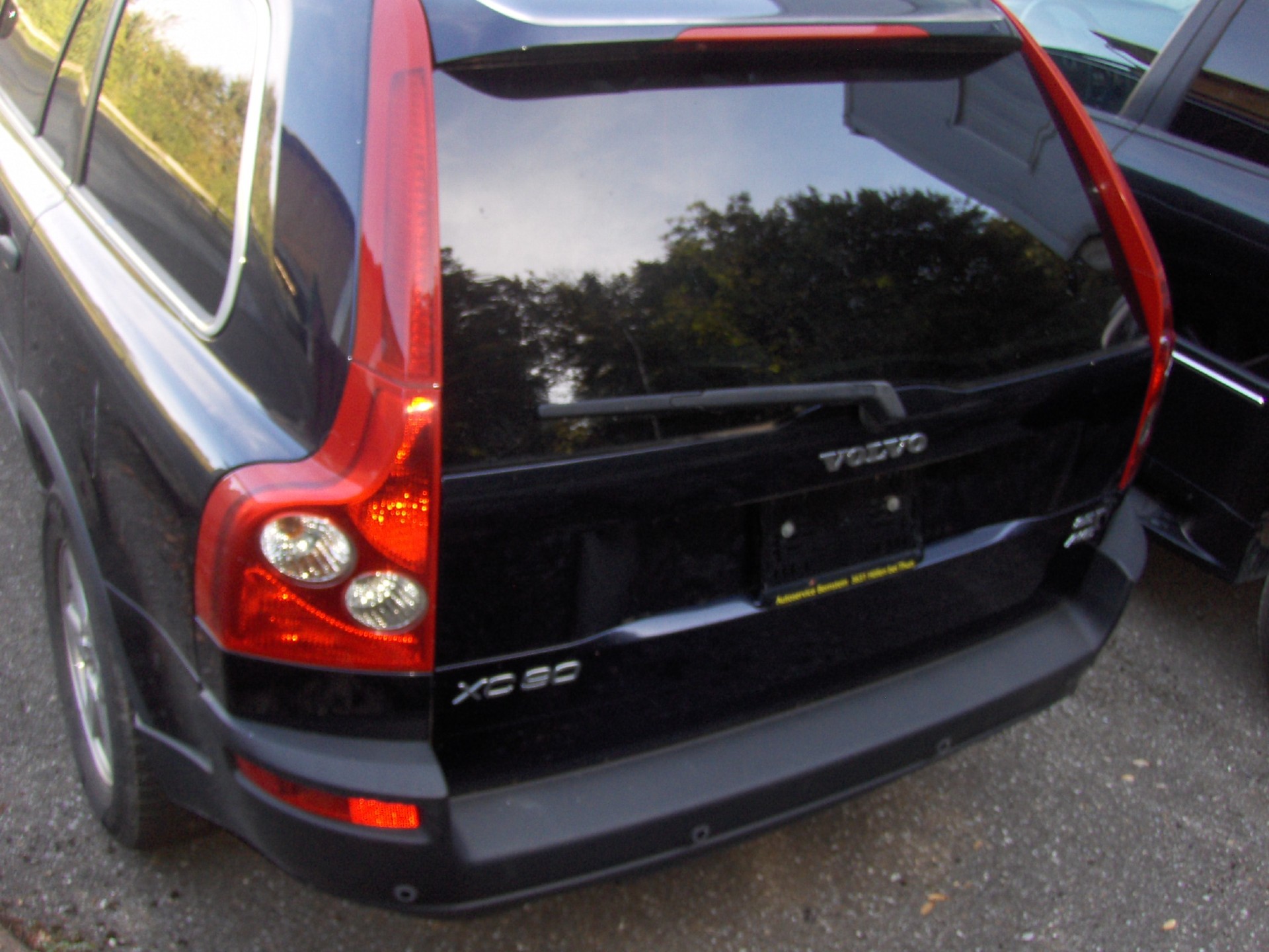 VOLVO XC90 2.5T AWD Momentum-image-2