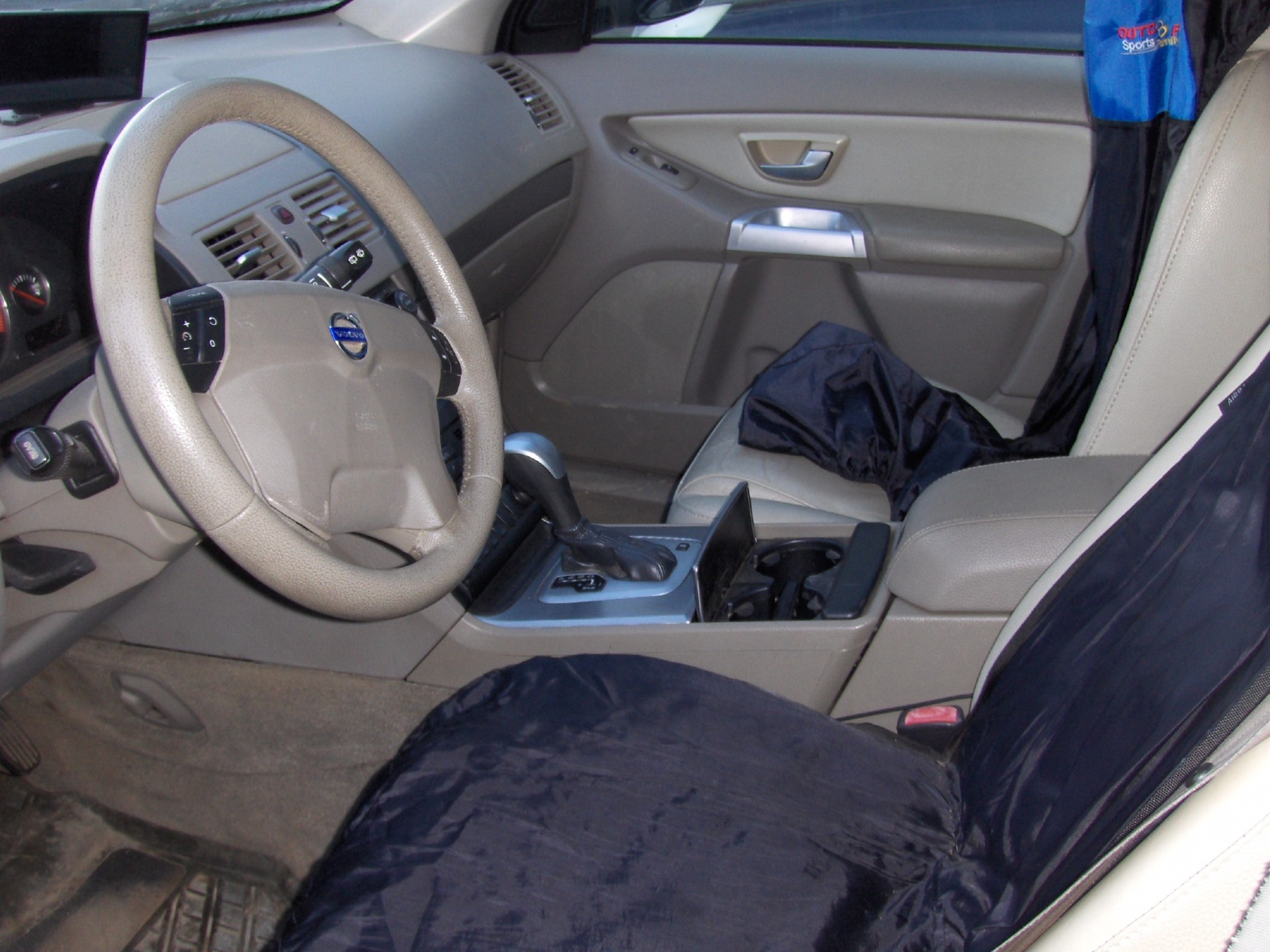 VOLVO XC90 2.5T AWD Momentum-image-4