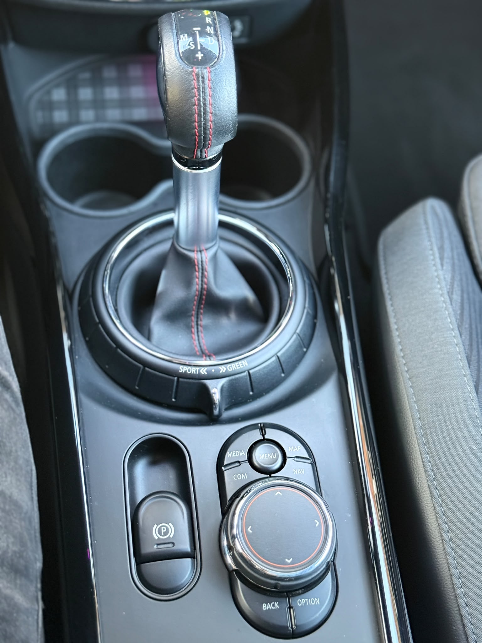 MINI Clubman F54 2.0i Cooper S SAG ALL4-image-17