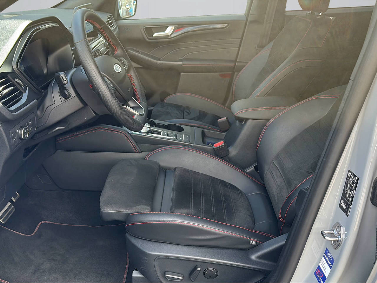 FORD Kuga 2.5 Hybrid Graphite Tech Edition 4x4-image-5