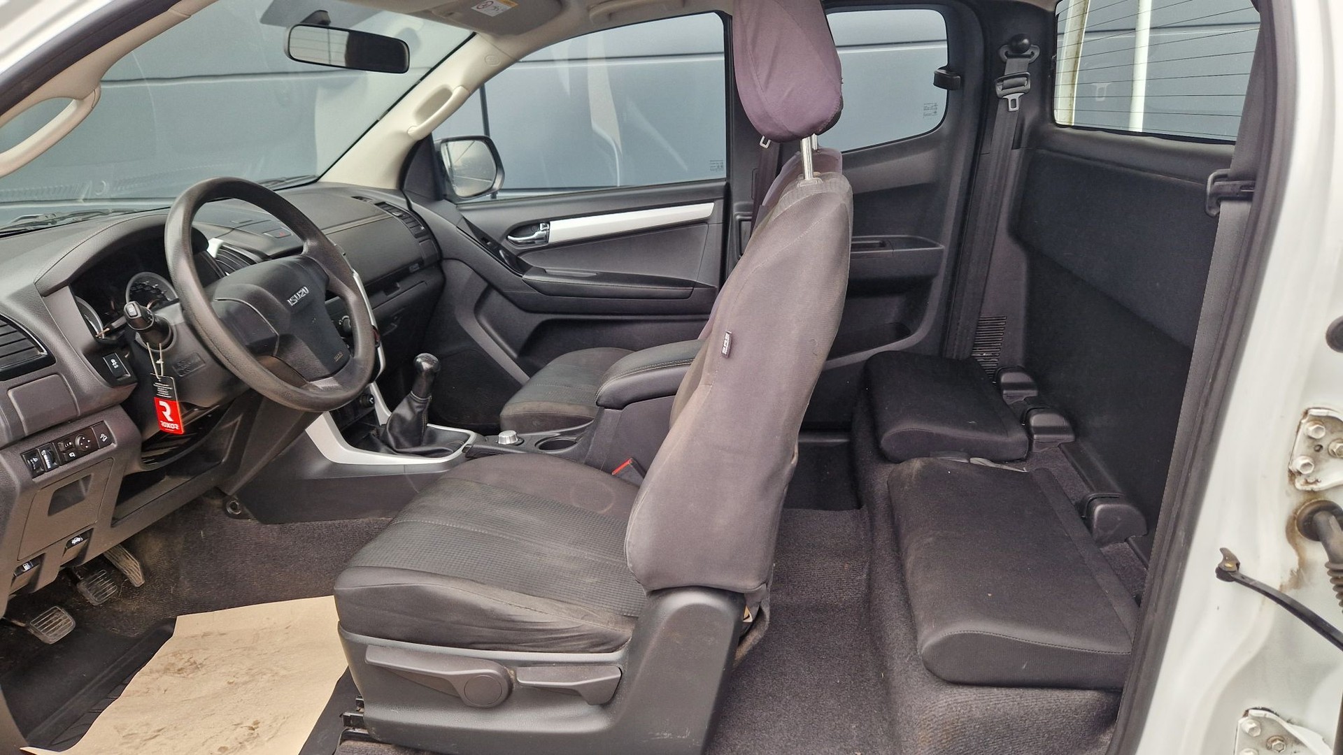 ISUZU D-MAX 1.9 Space Planet 4x4-image-13