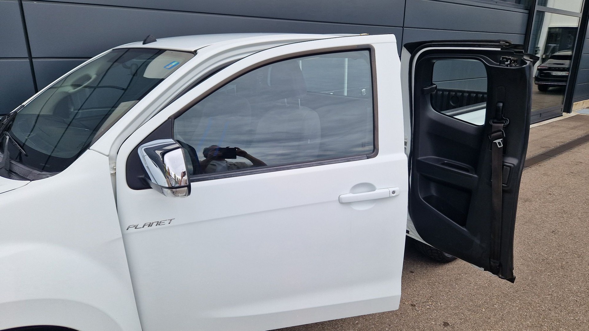 ISUZU D-MAX 1.9 Space Planet 4x4-image-8