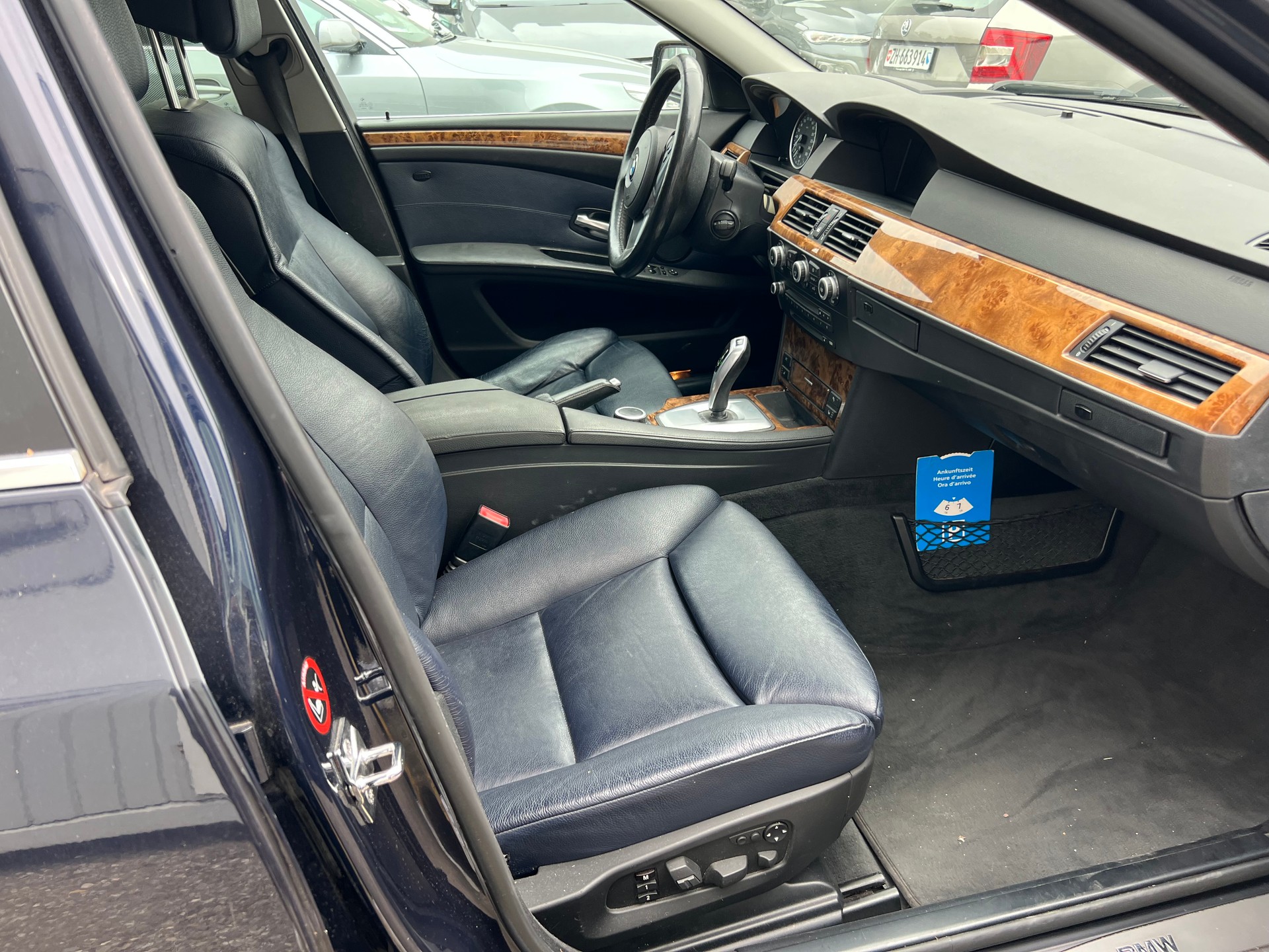 BMW 530xi Touring Steptronic-image-8