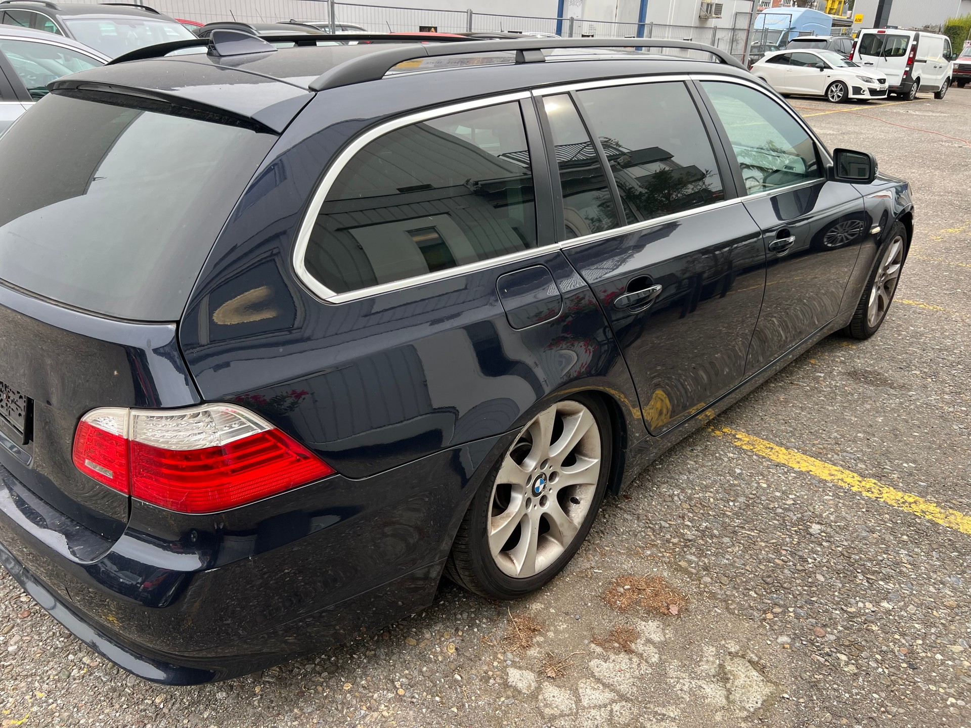 BMW 530xi Touring Steptronic-image-3