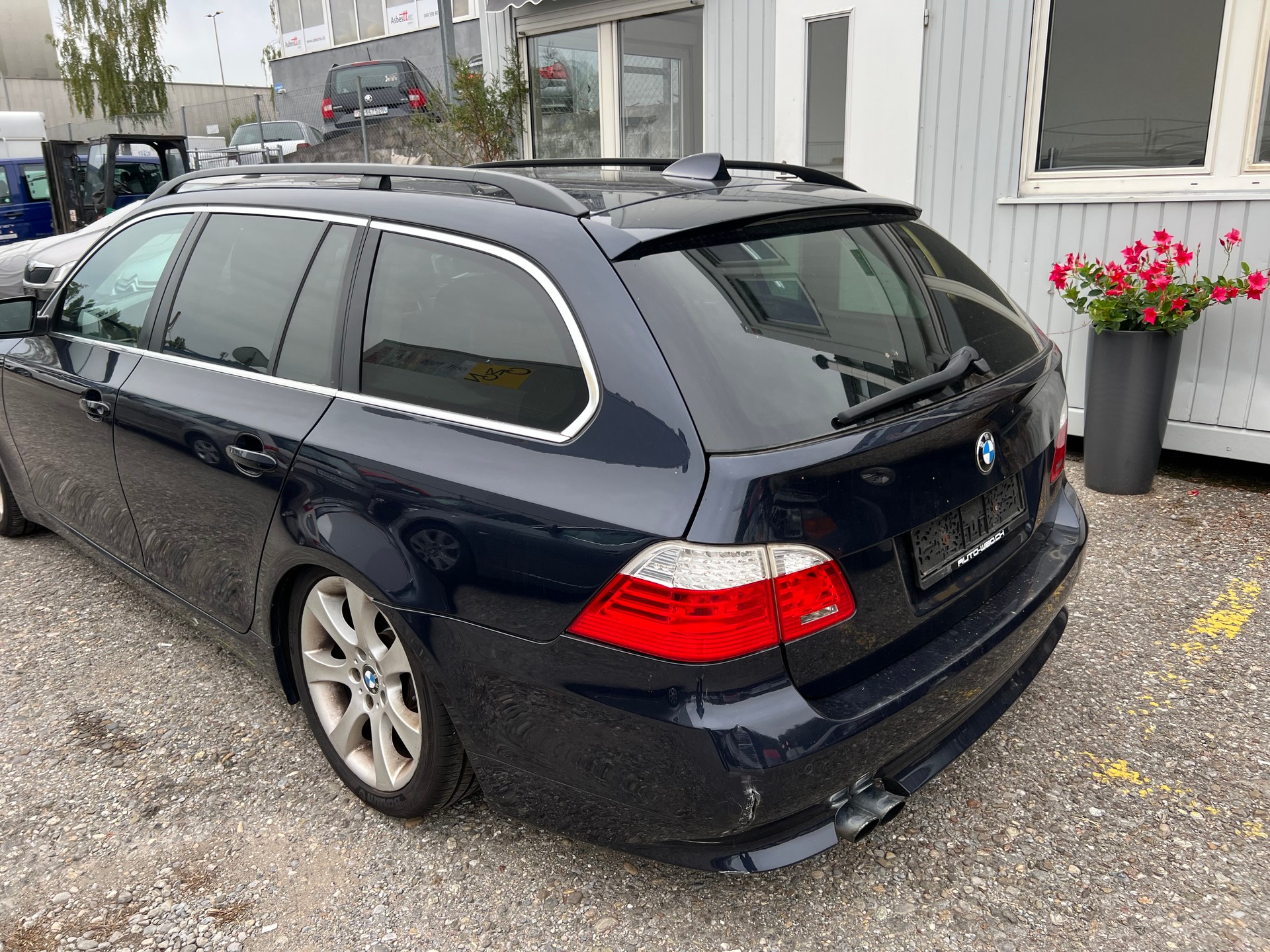 BMW 530xi Touring Steptronic-image-2