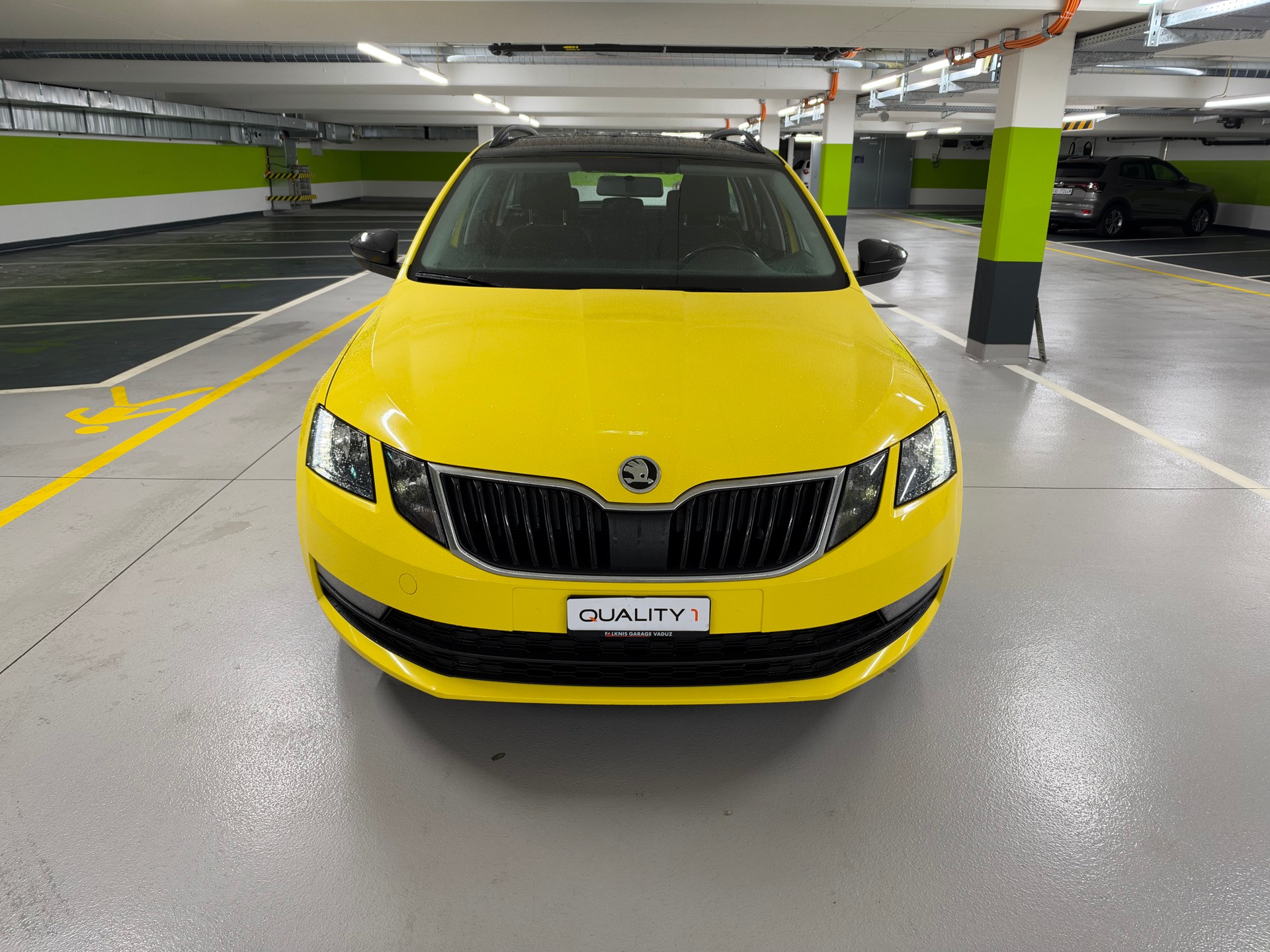 SKODA Octavia Combi 1.6 TDI Soleil DSG-image-1
