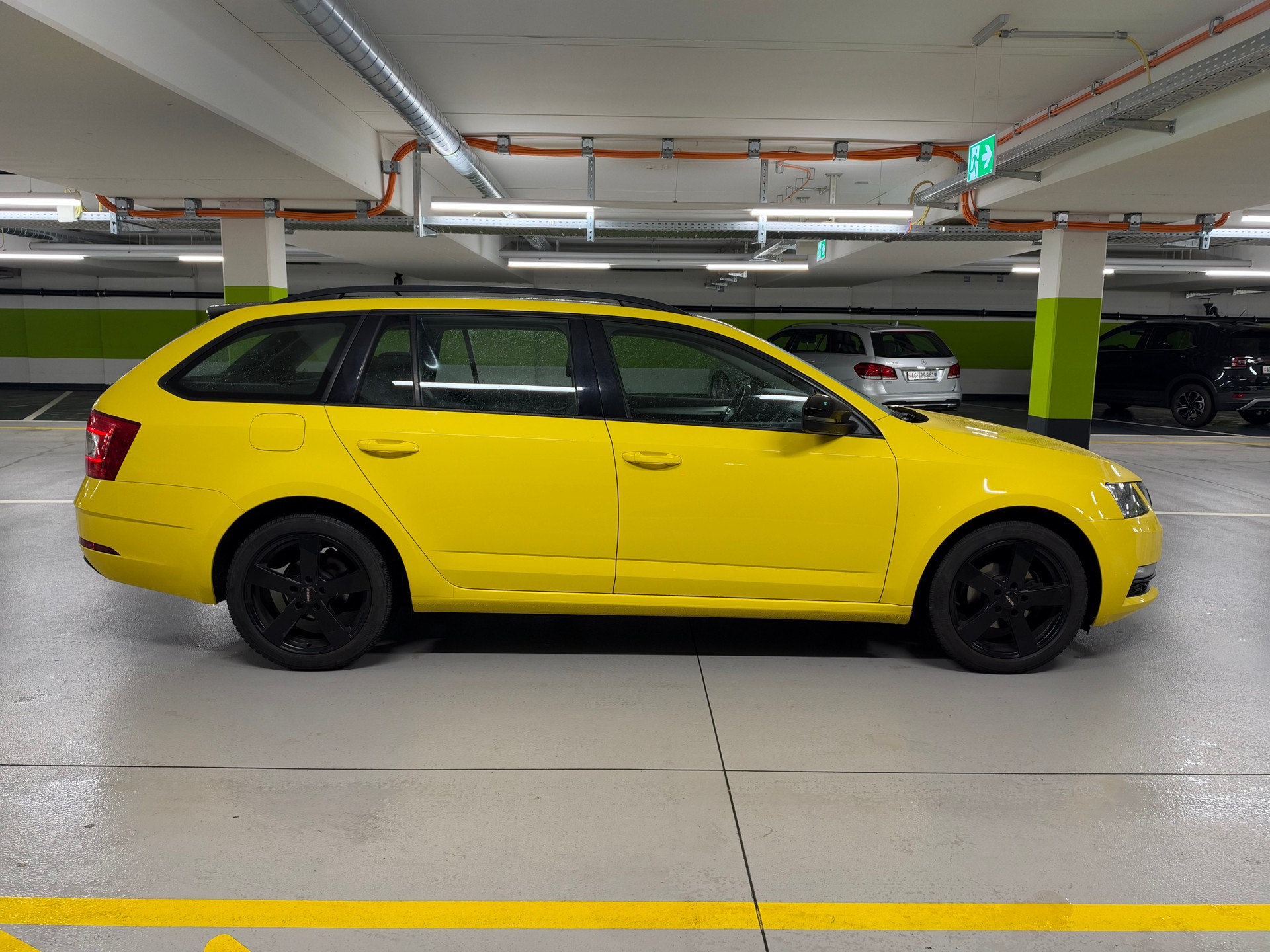 SKODA Octavia Combi 1.6 TDI Soleil DSG-image-3