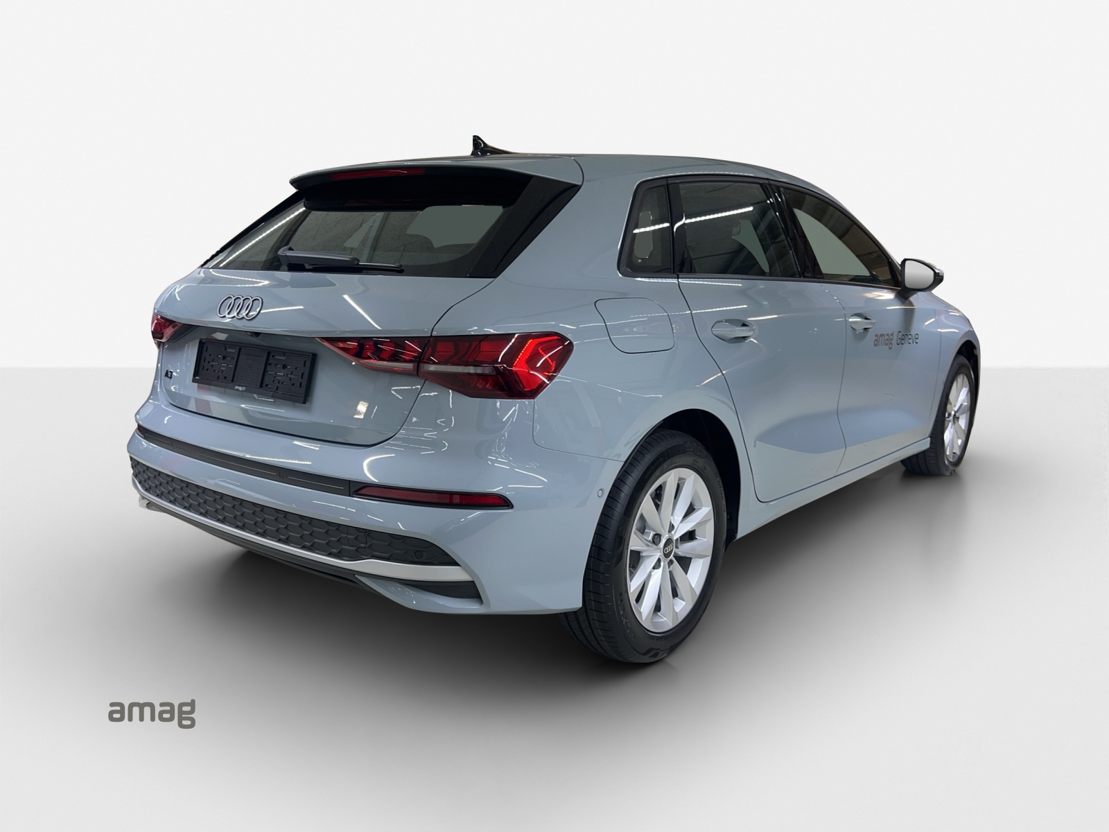 AUDI A3 Sportback TFSI 85 kW Ambition S-tronic-image-4