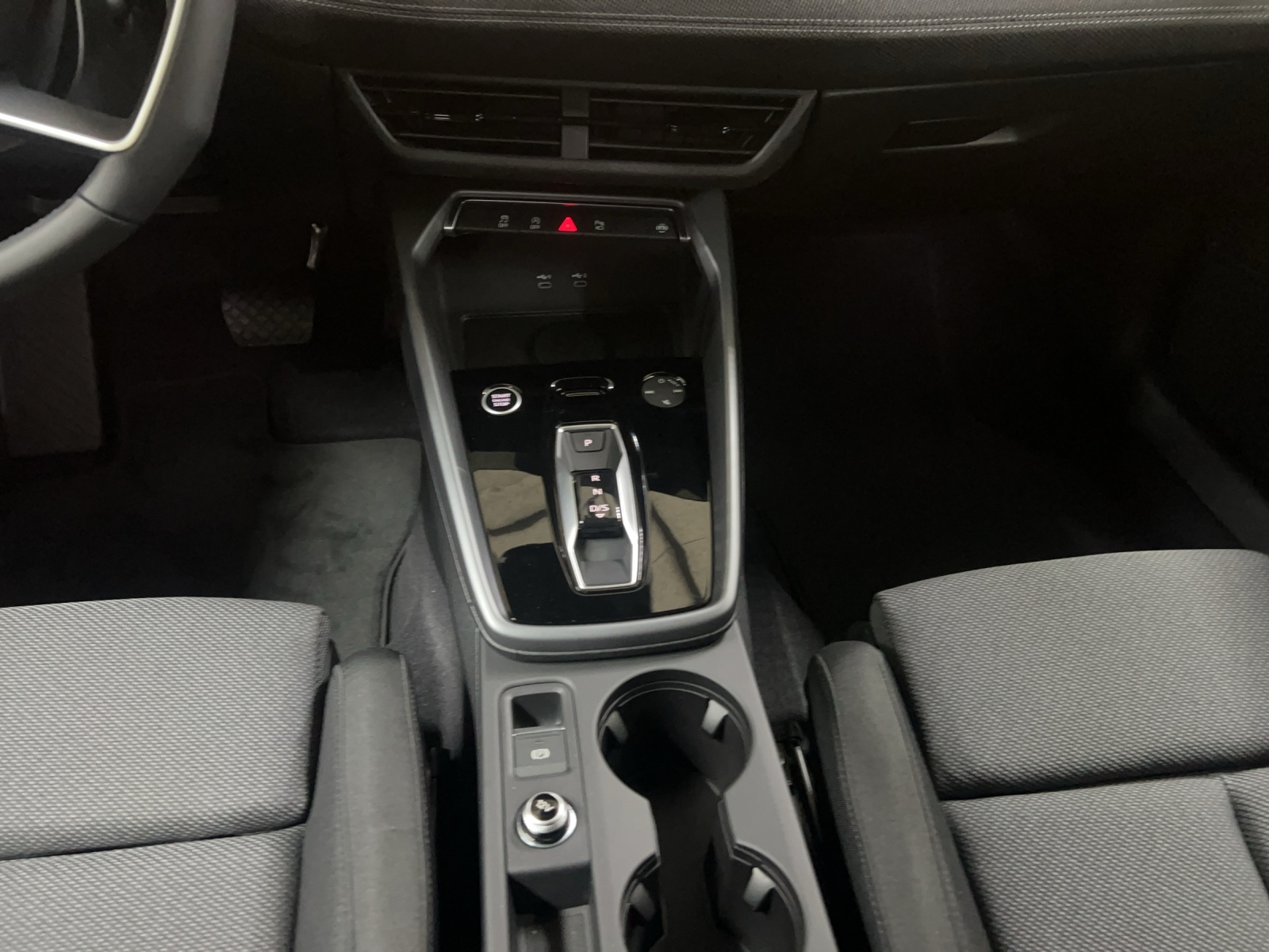 AUDI A3 Sportback TFSI 85 kW Ambition S-tronic-image-10